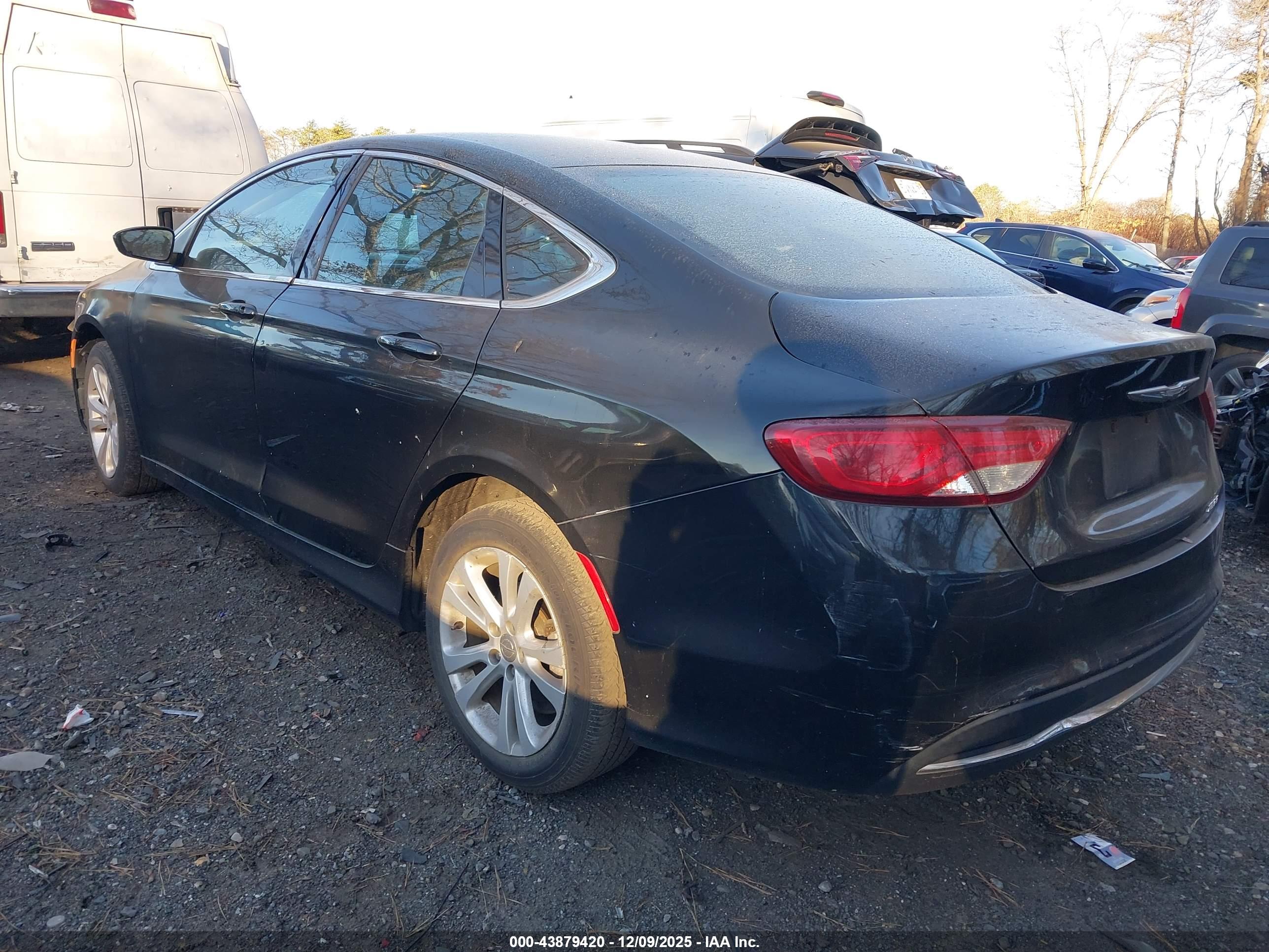 CHRYSLER 200 image 3