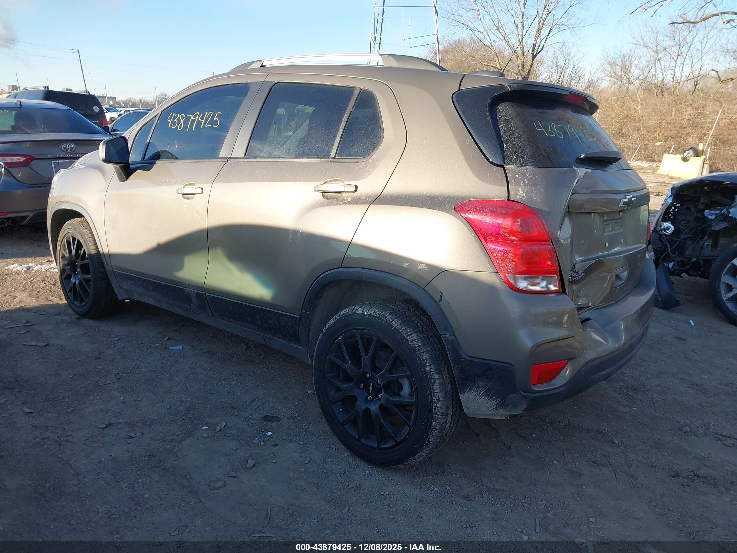 CHEVROLET TRAX image 3