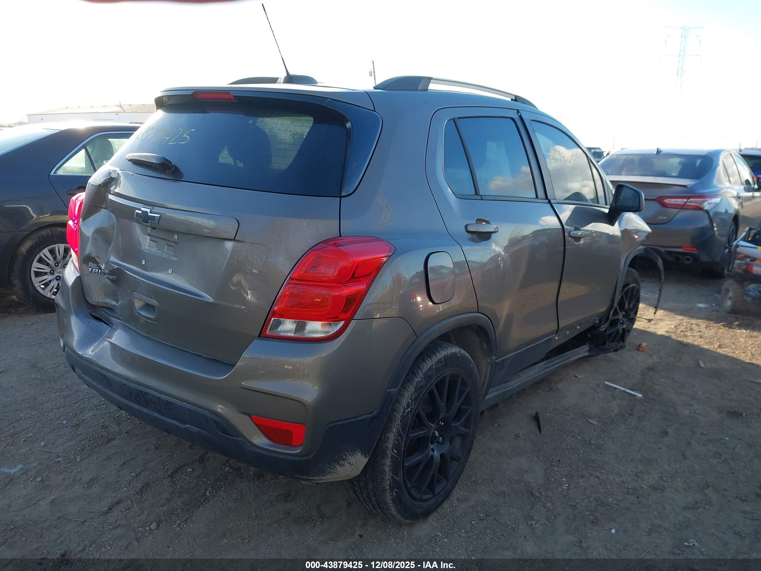 CHEVROLET TRAX image 4