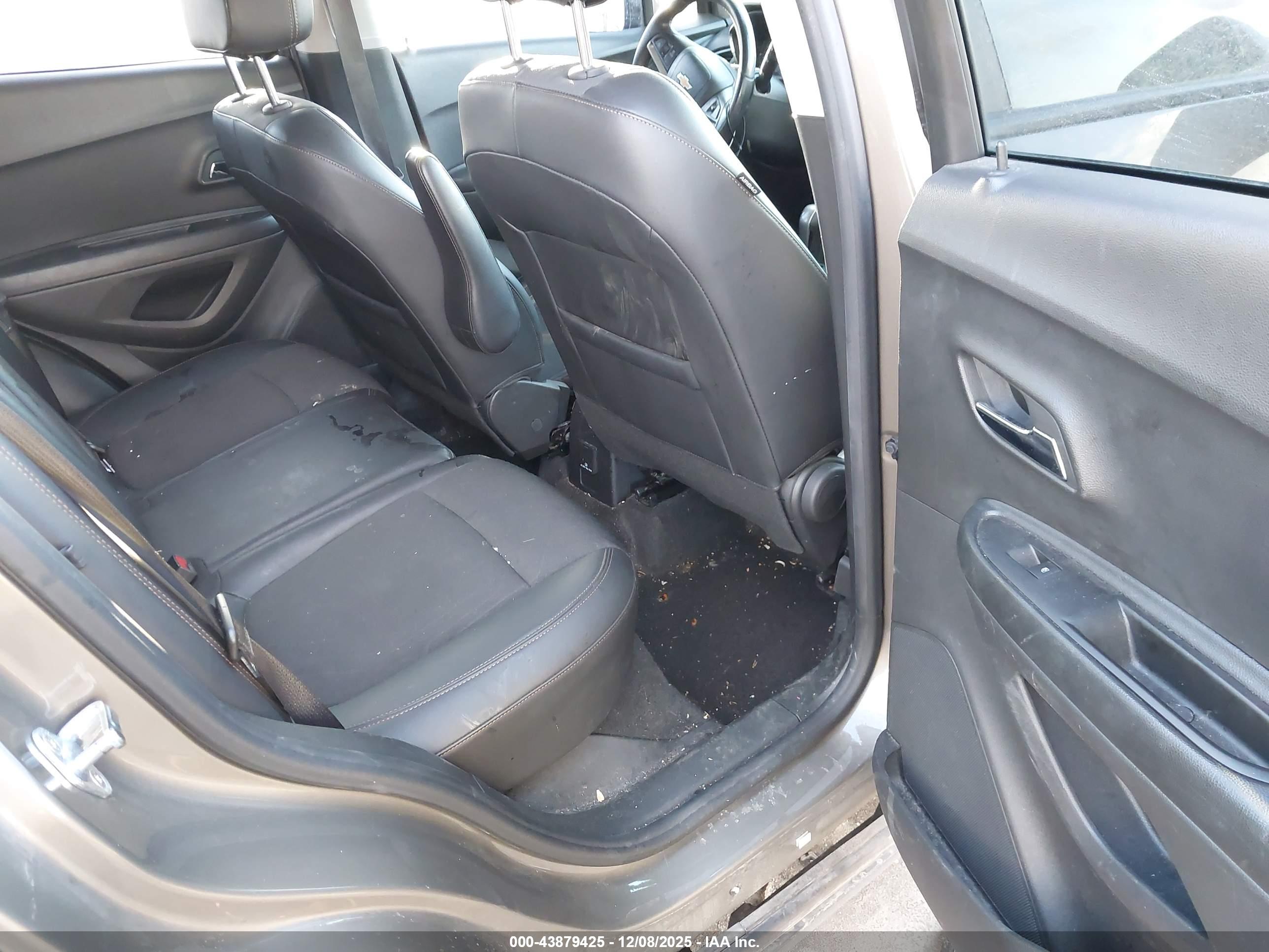 CHEVROLET TRAX image 8