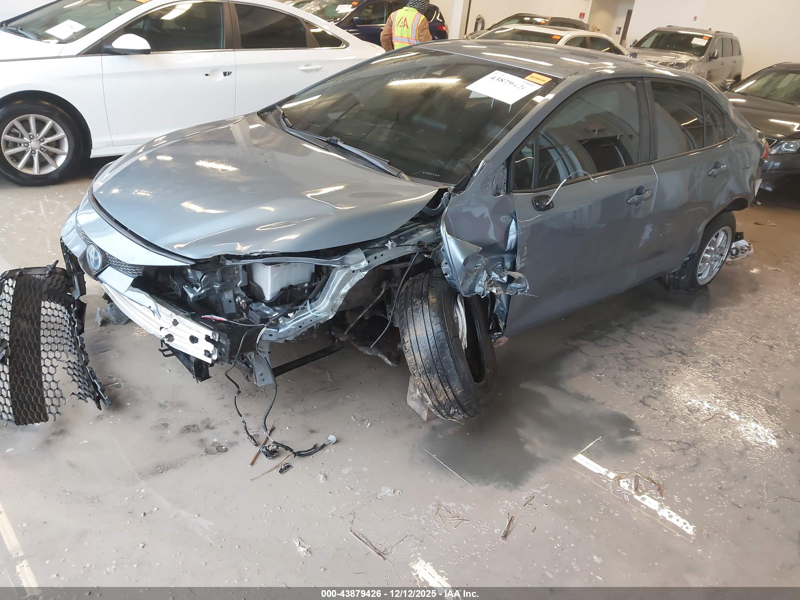 TOYOTA COROLLA image 2