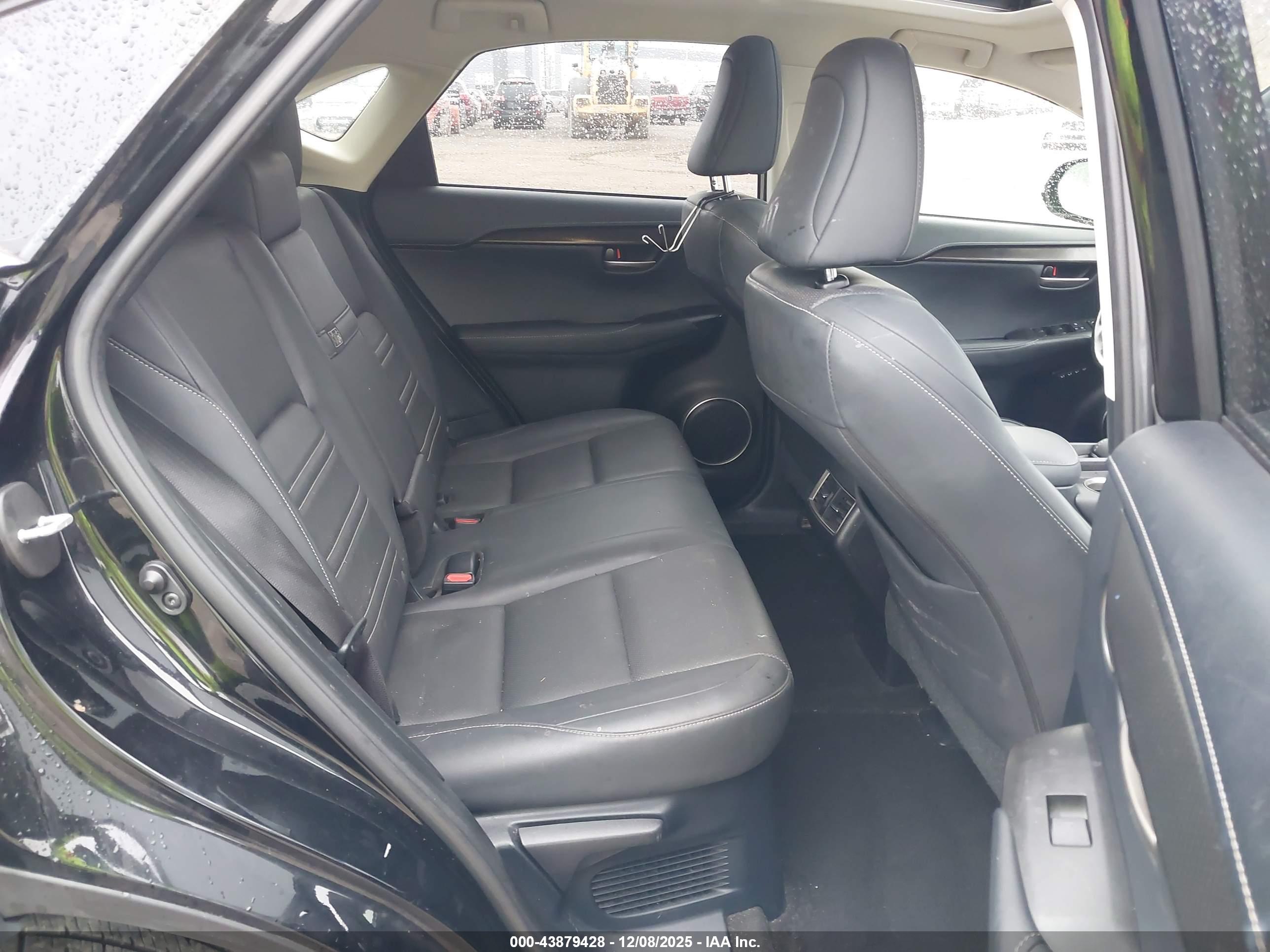 LEXUS NX image 8
