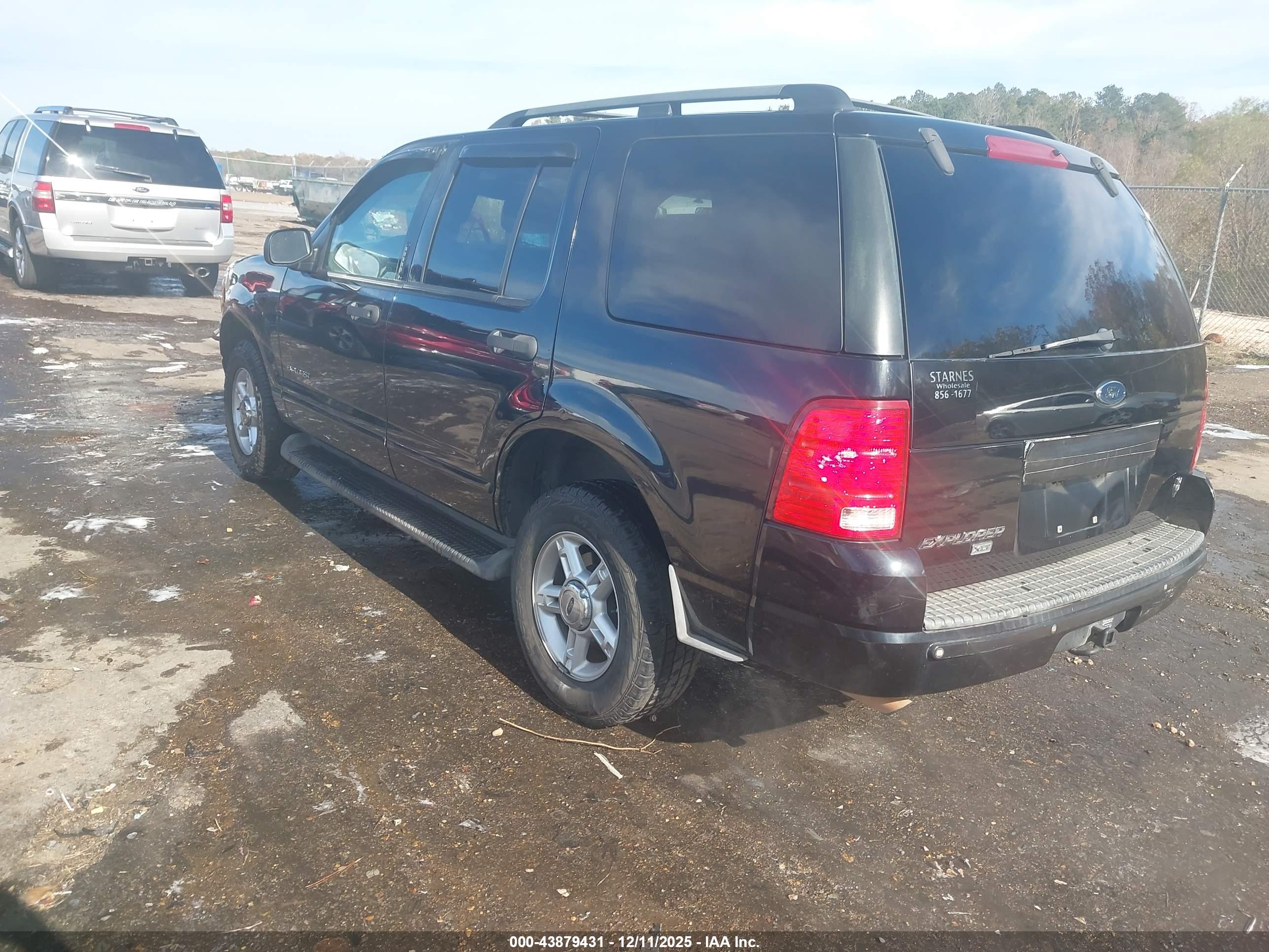 FORD EXPLORER image 3