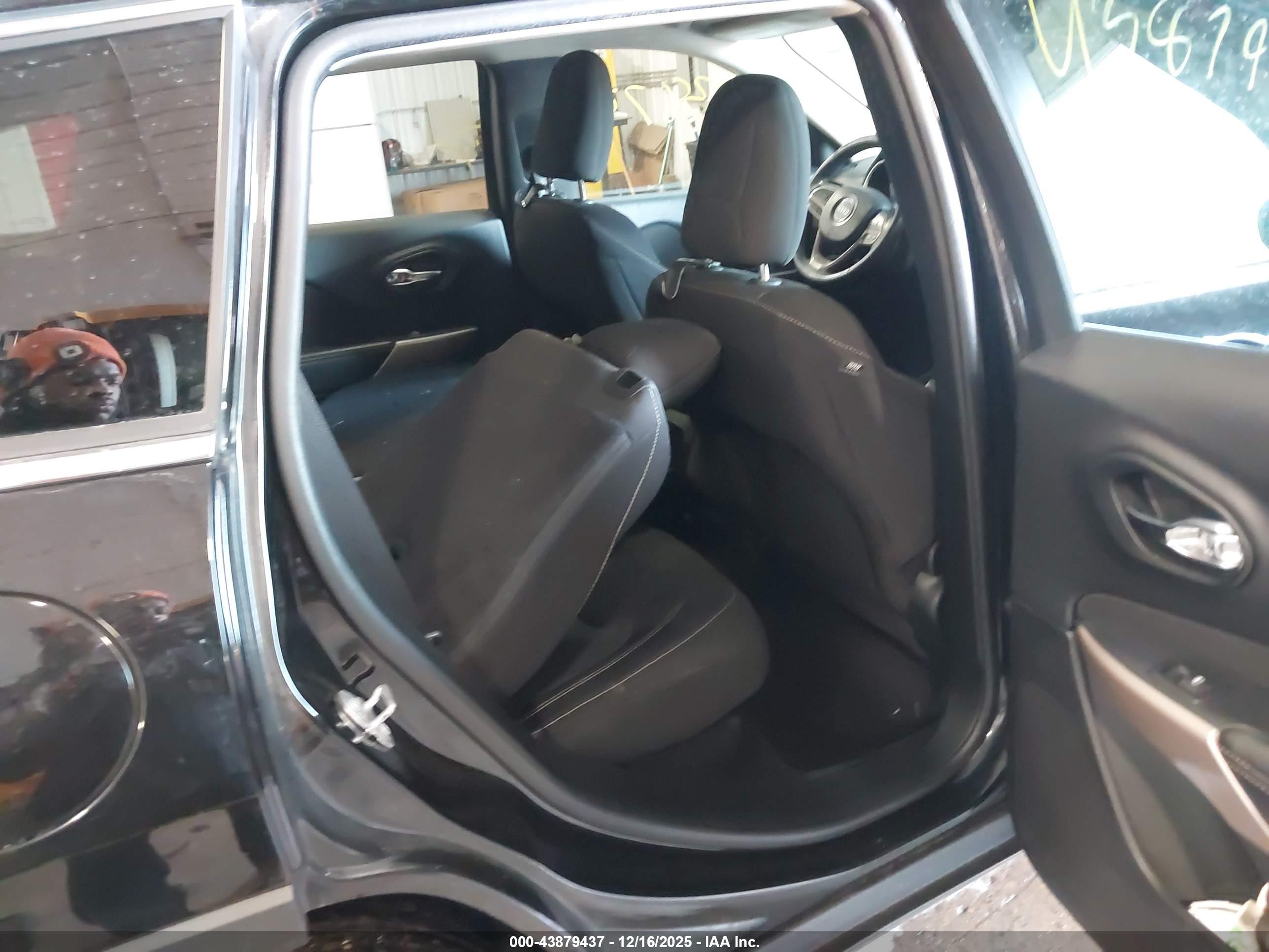 JEEP CHEROKEE image 8