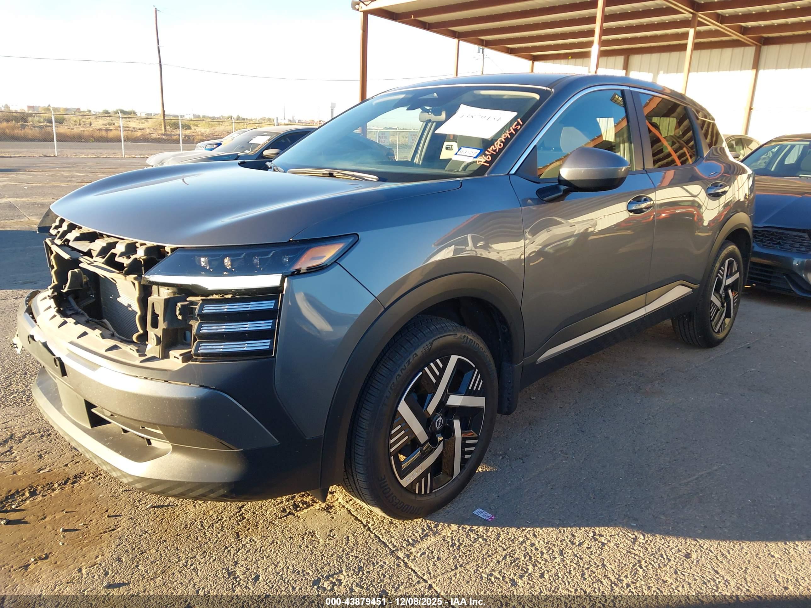 NISSAN KICKS image 2