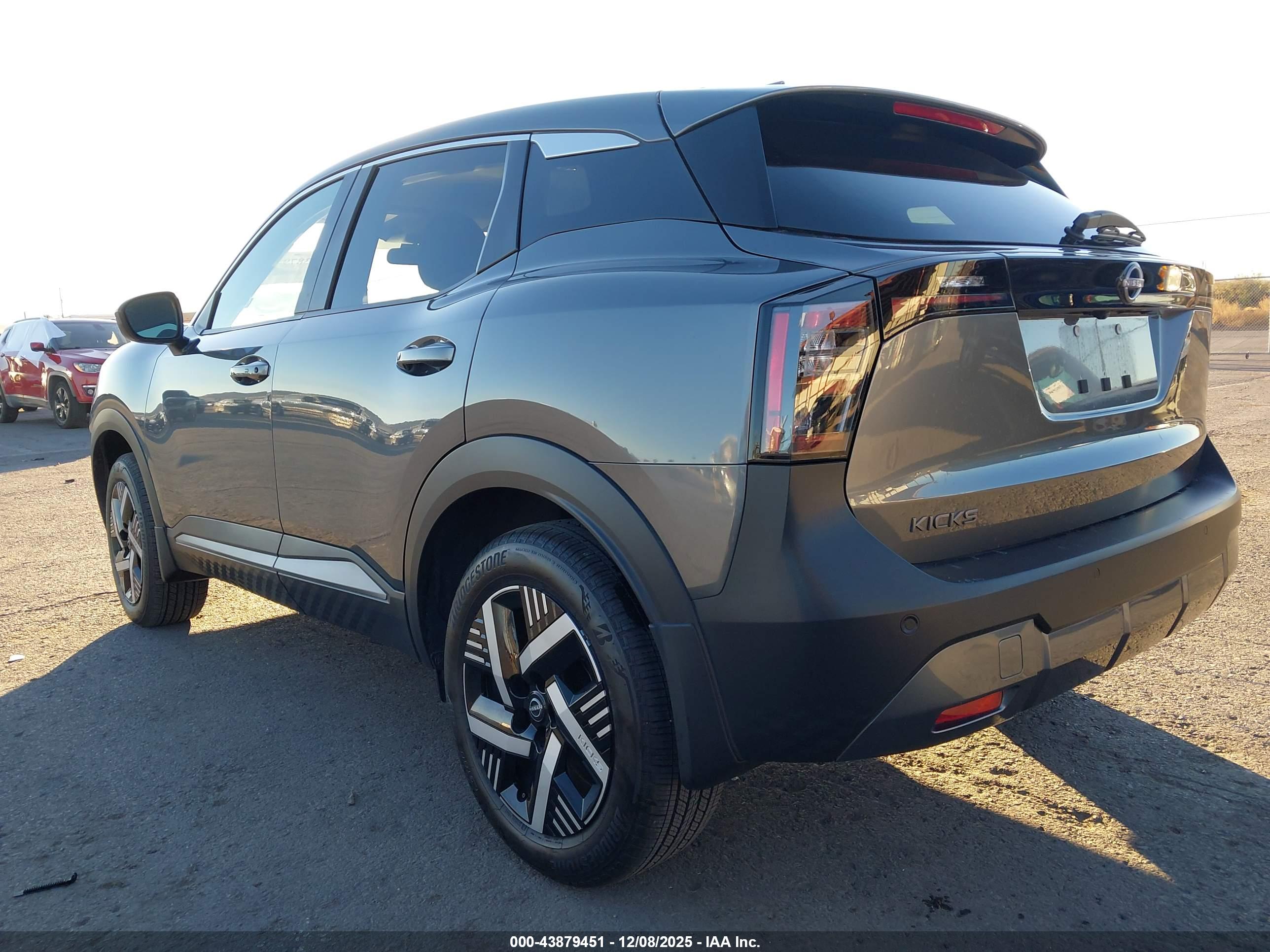 NISSAN KICKS image 3