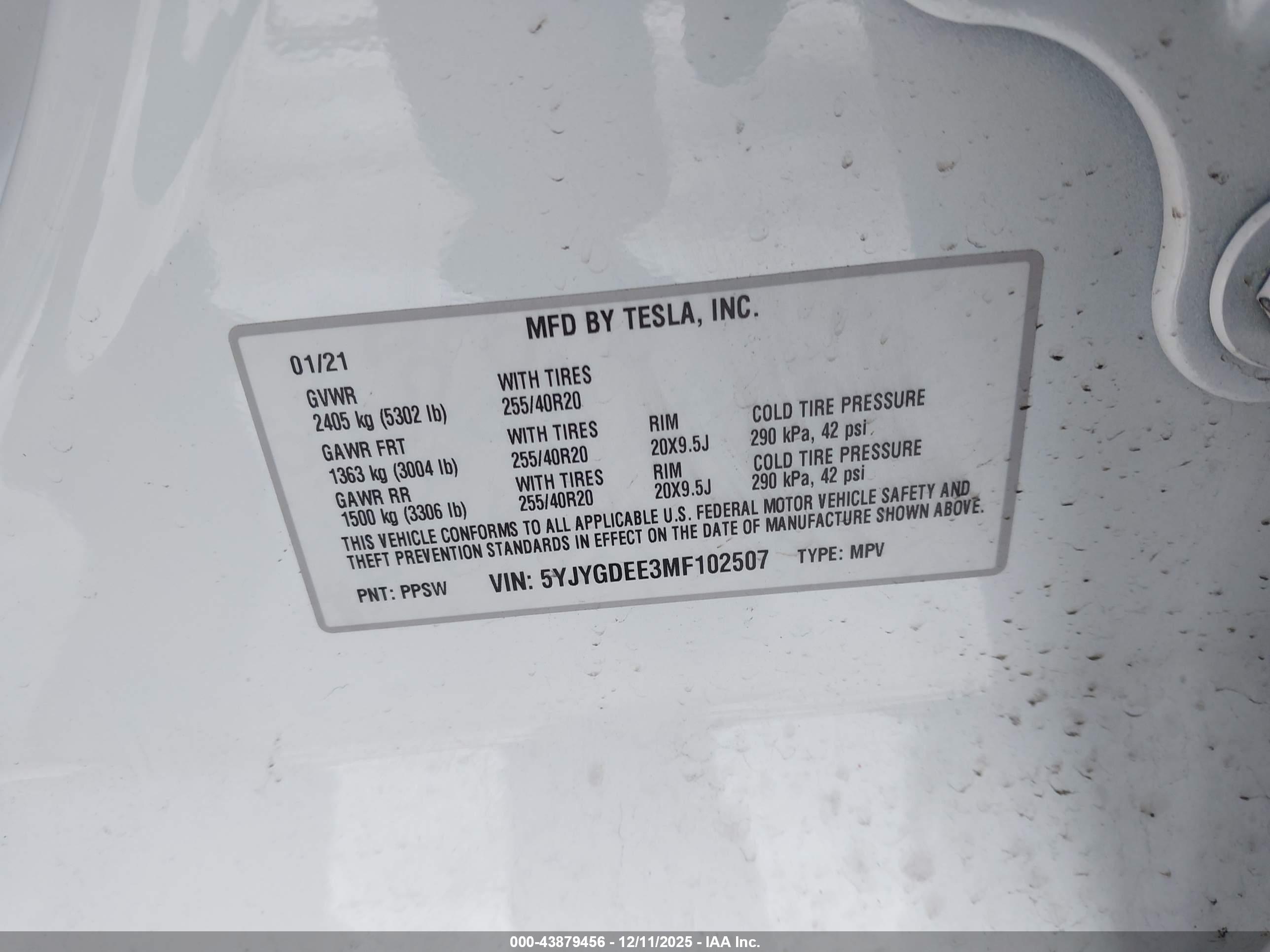TESLA MODEL image 9