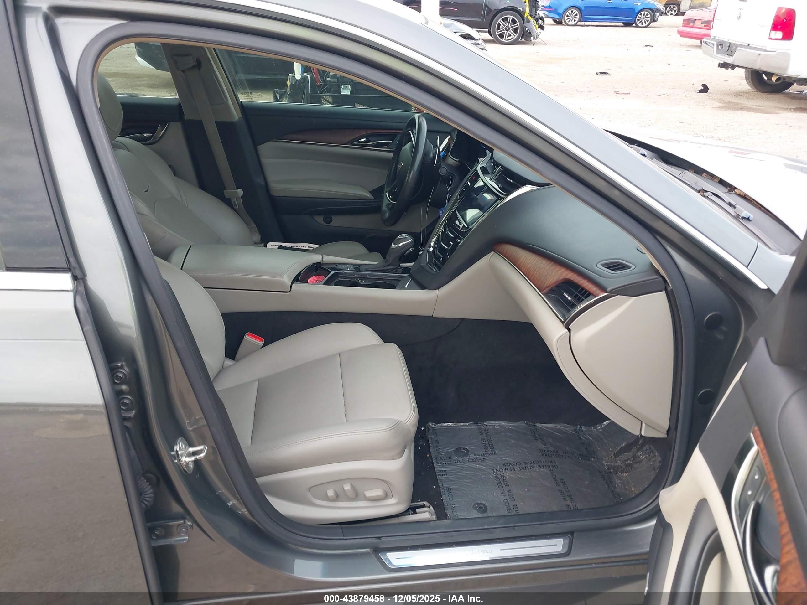 CADILLAC CTS image 5