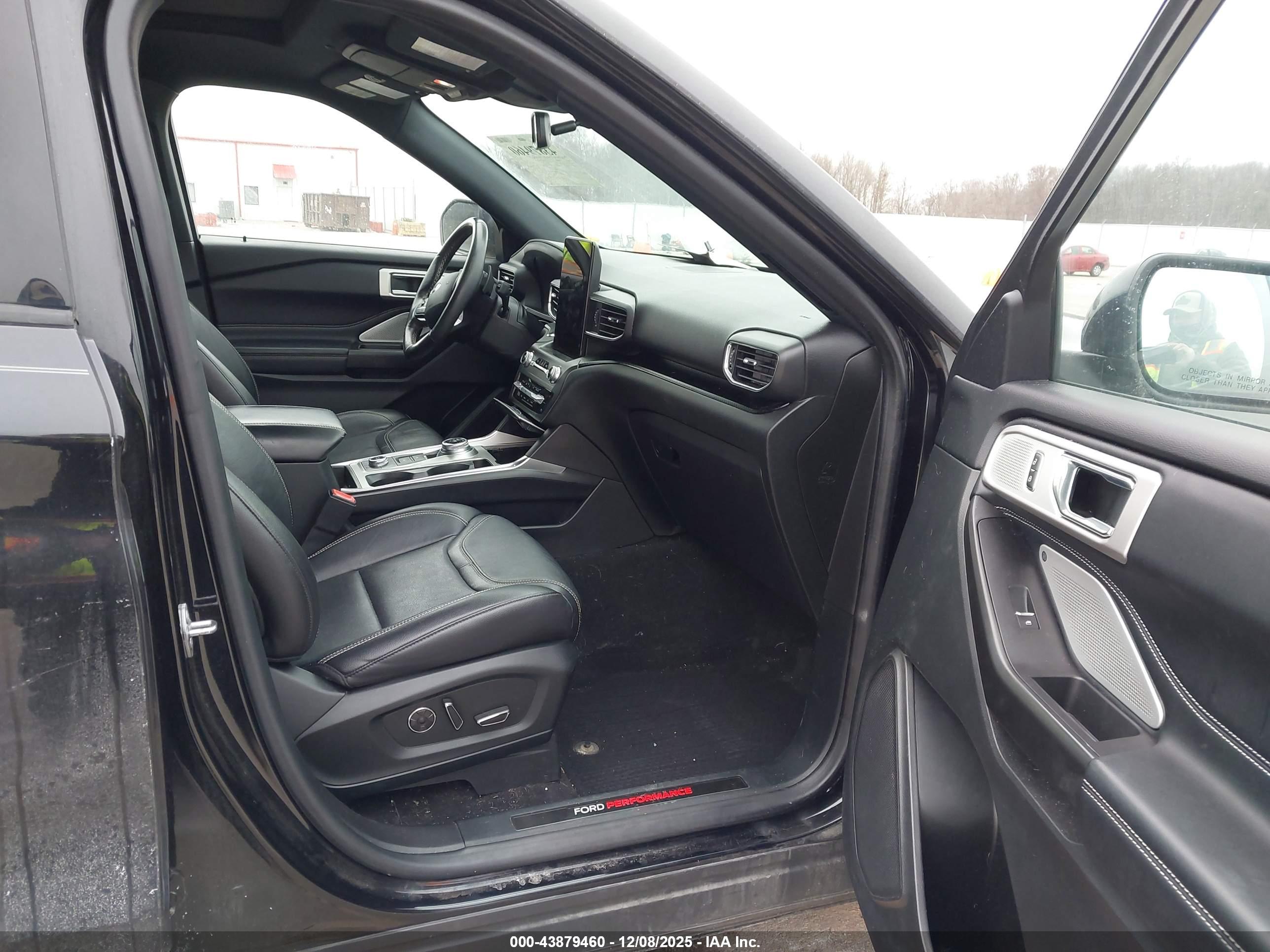 FORD EXPLORER image 5