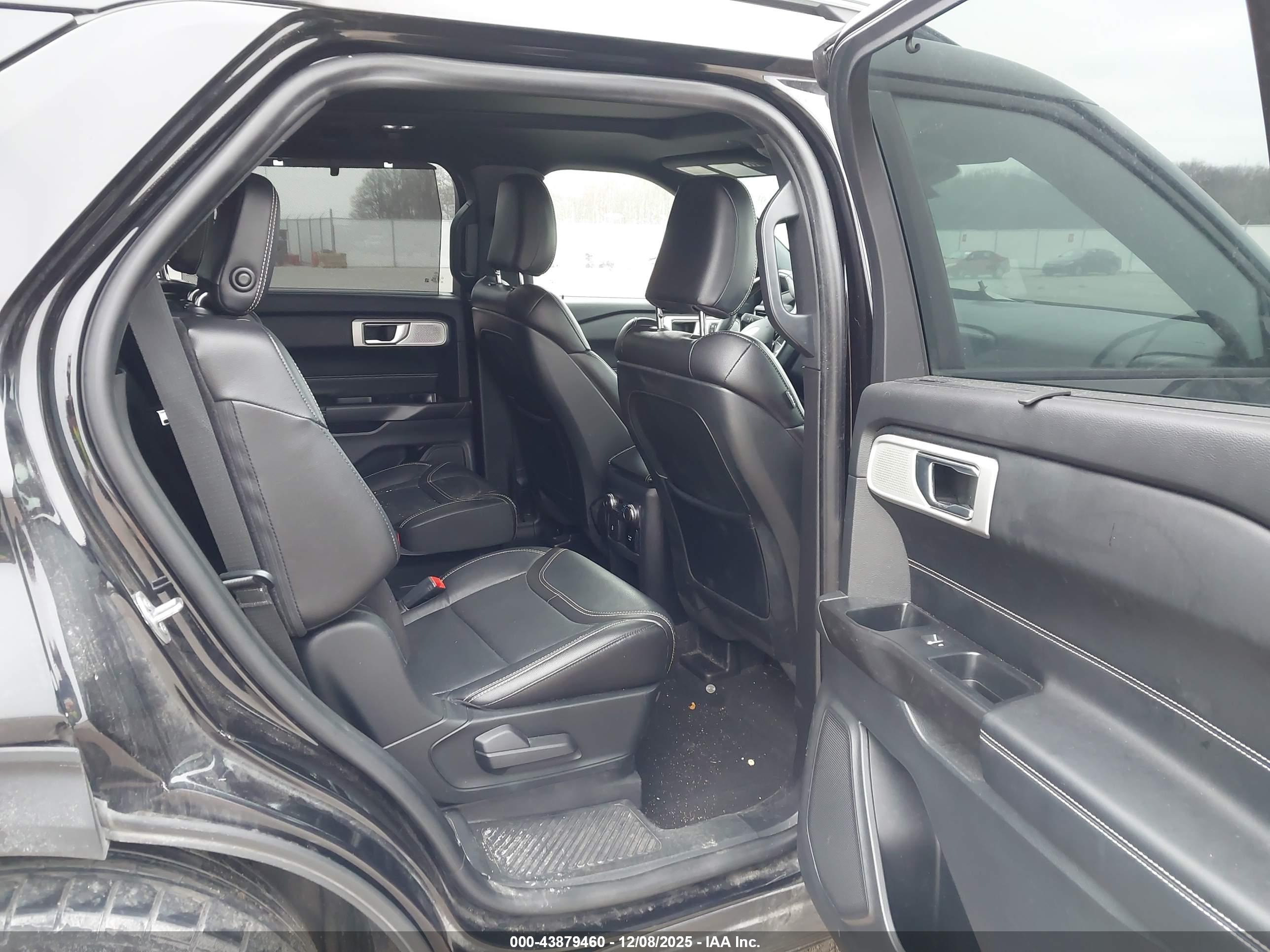 FORD EXPLORER image 8
