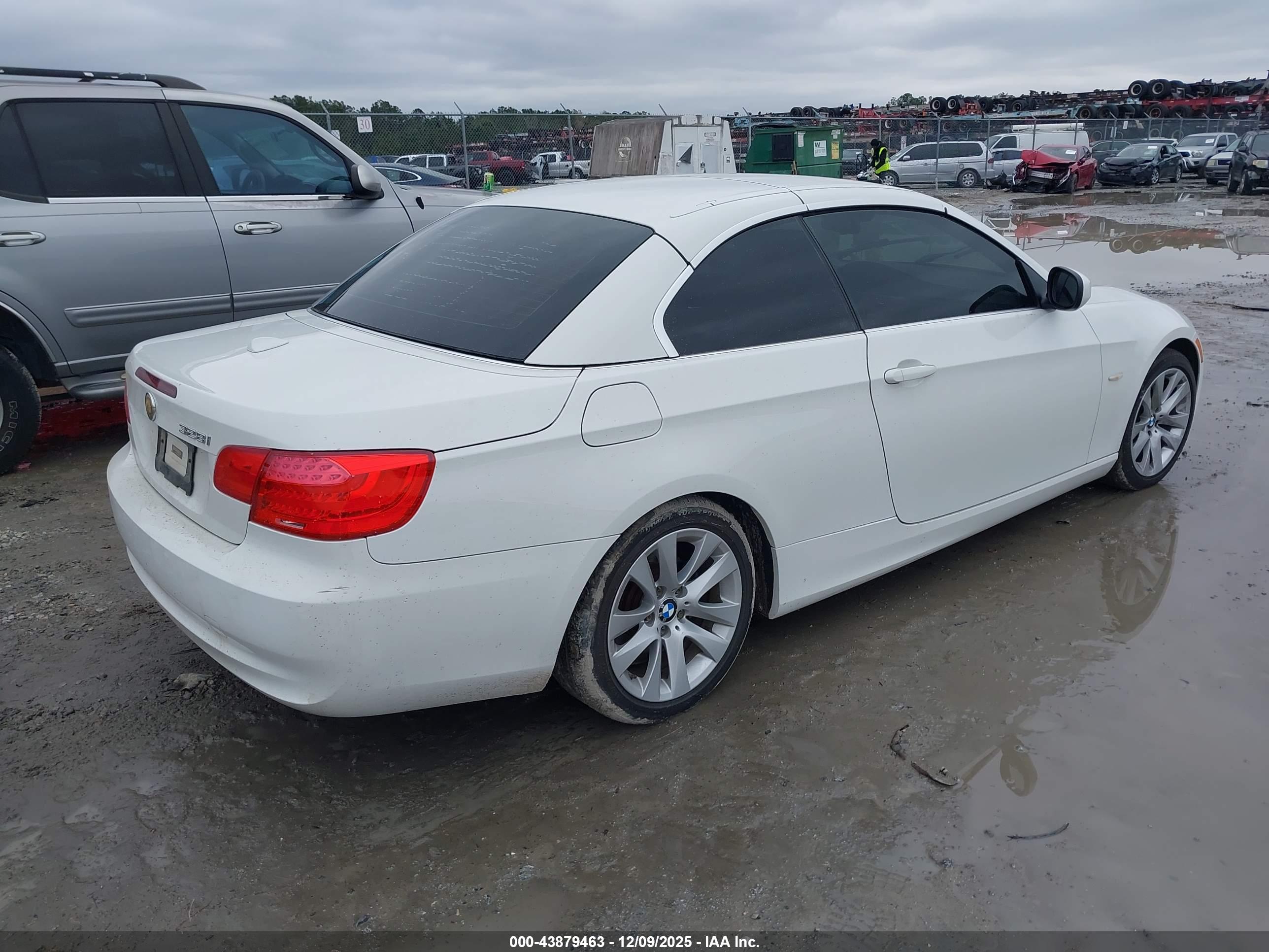 BMW 328I image 4