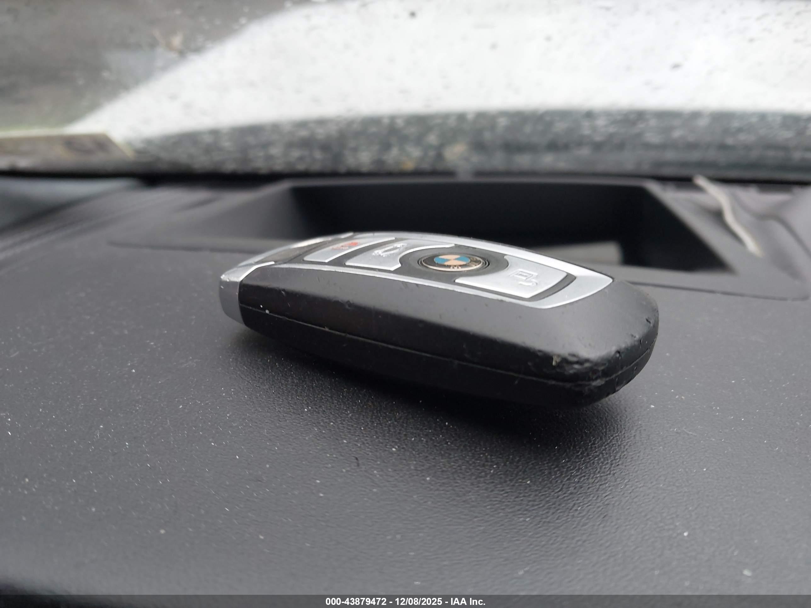 BMW 650I image 11