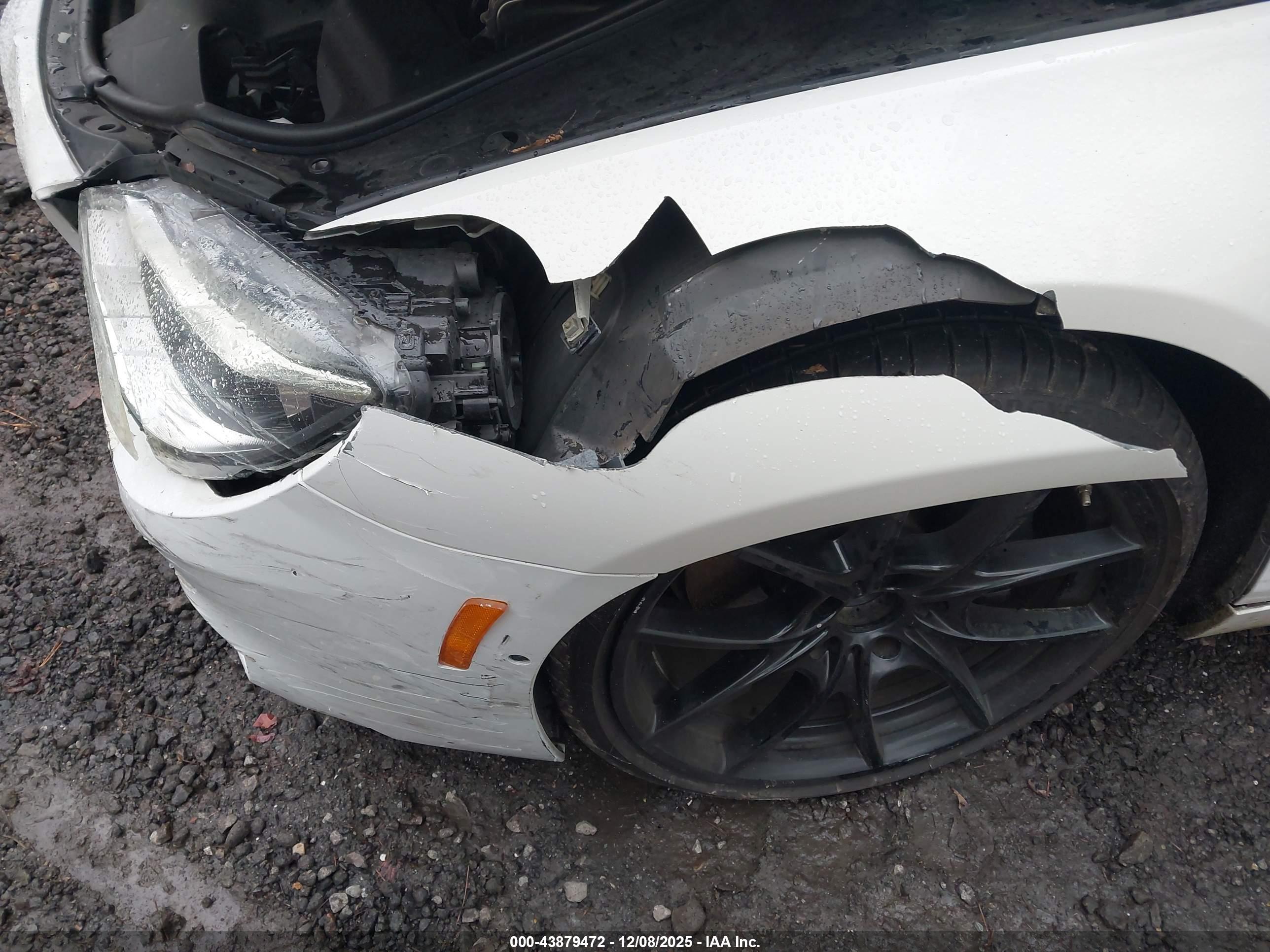 BMW 650I image 6