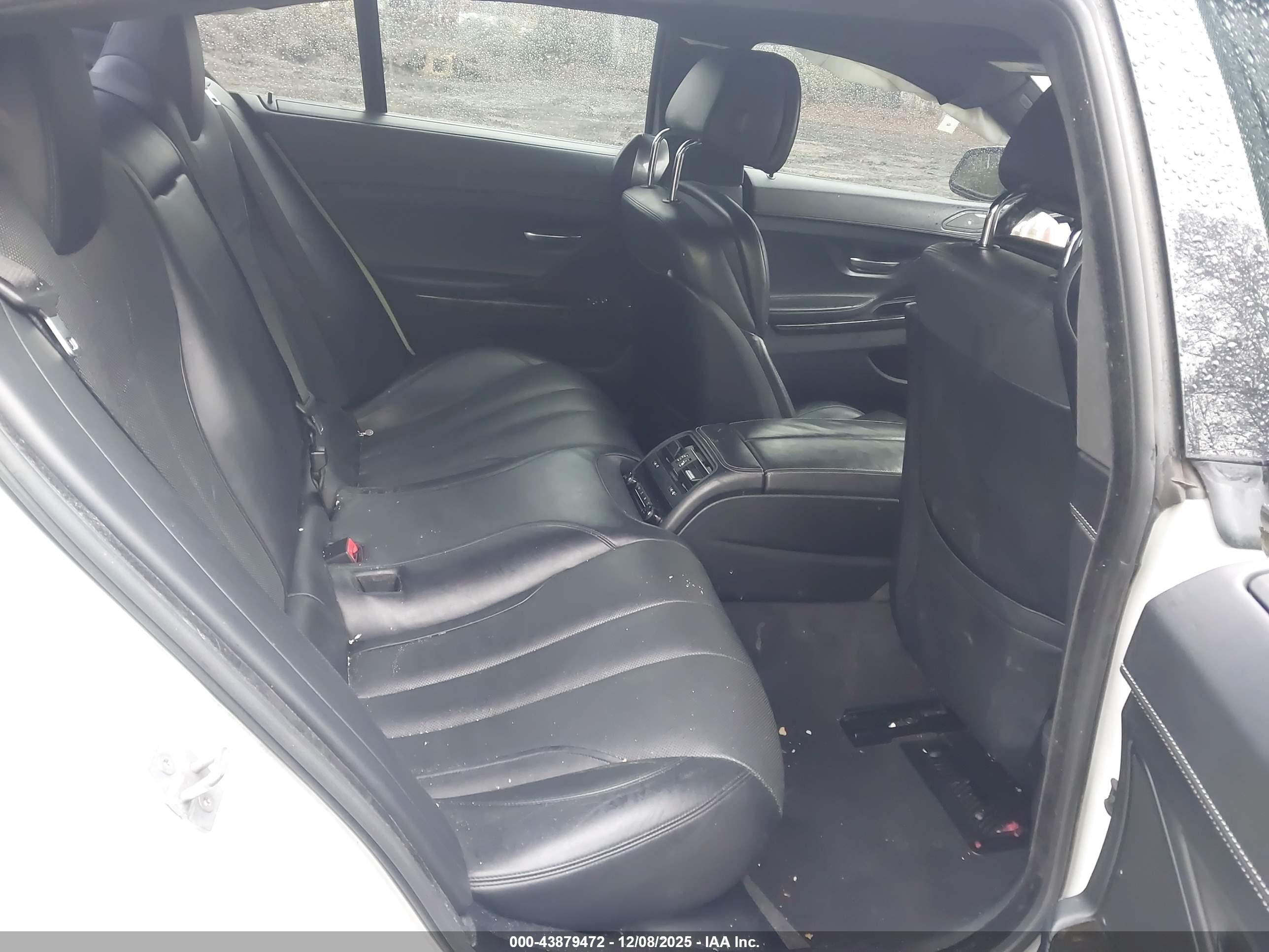 BMW 650I image 8