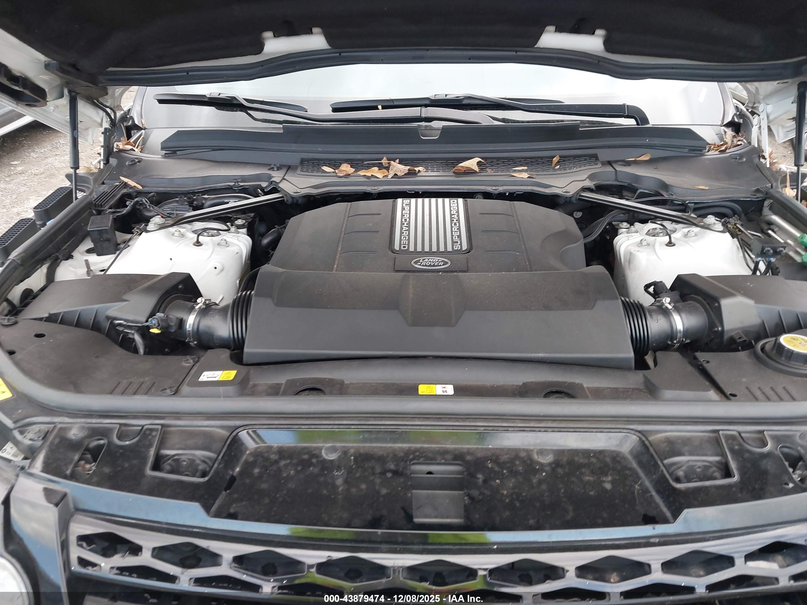 LAND ROVER image 10