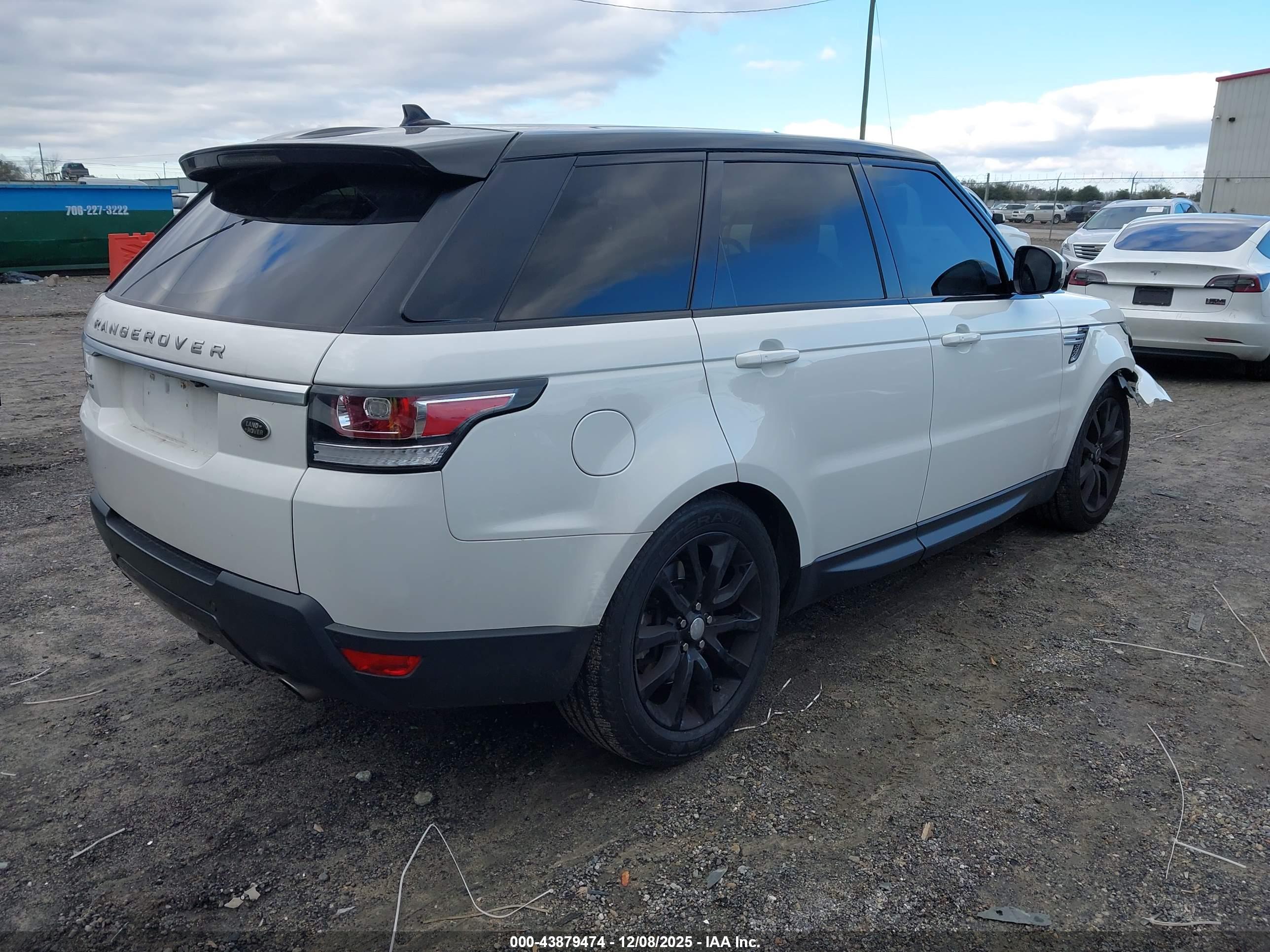 LAND ROVER image 4