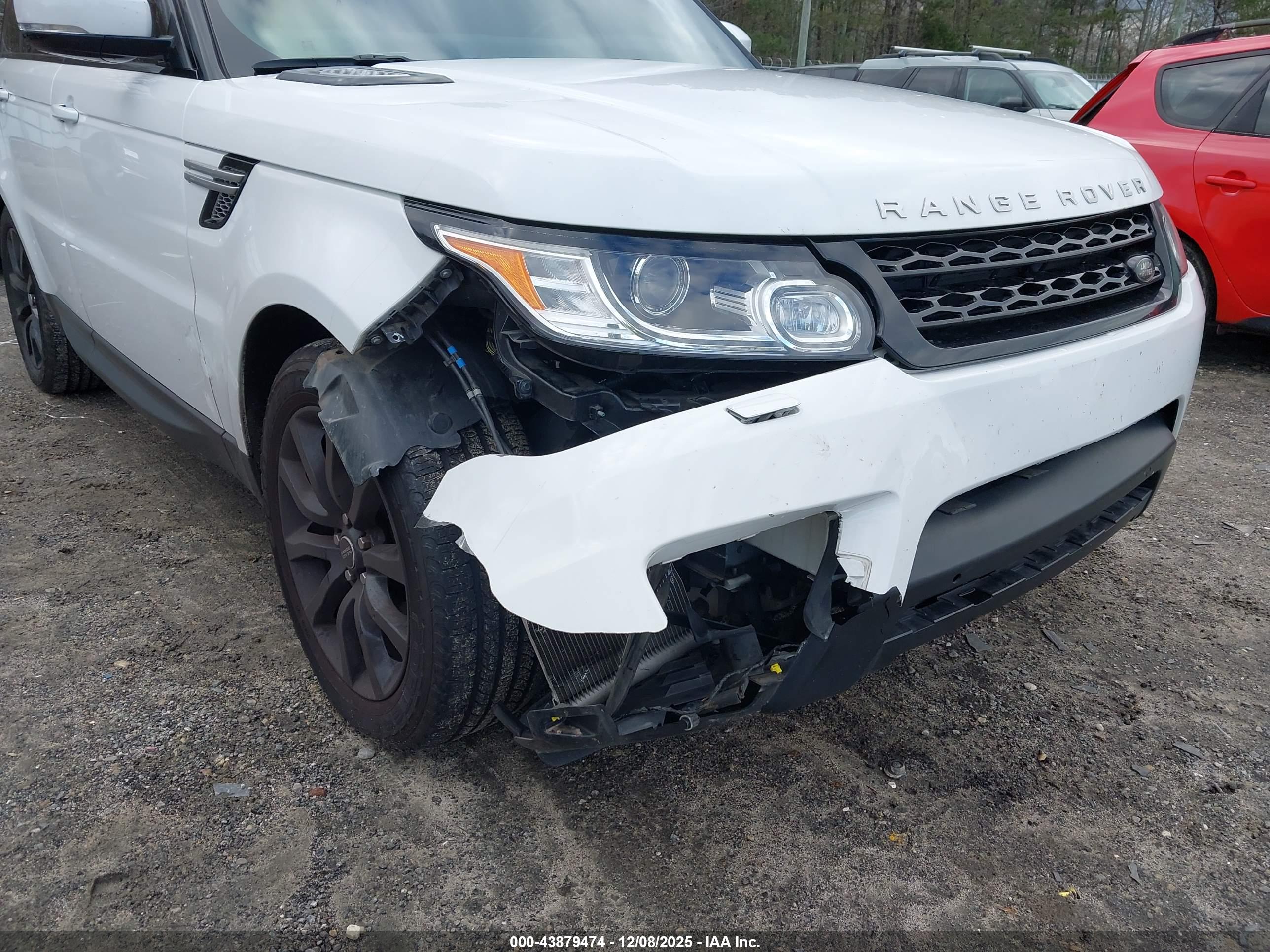 LAND ROVER image 6