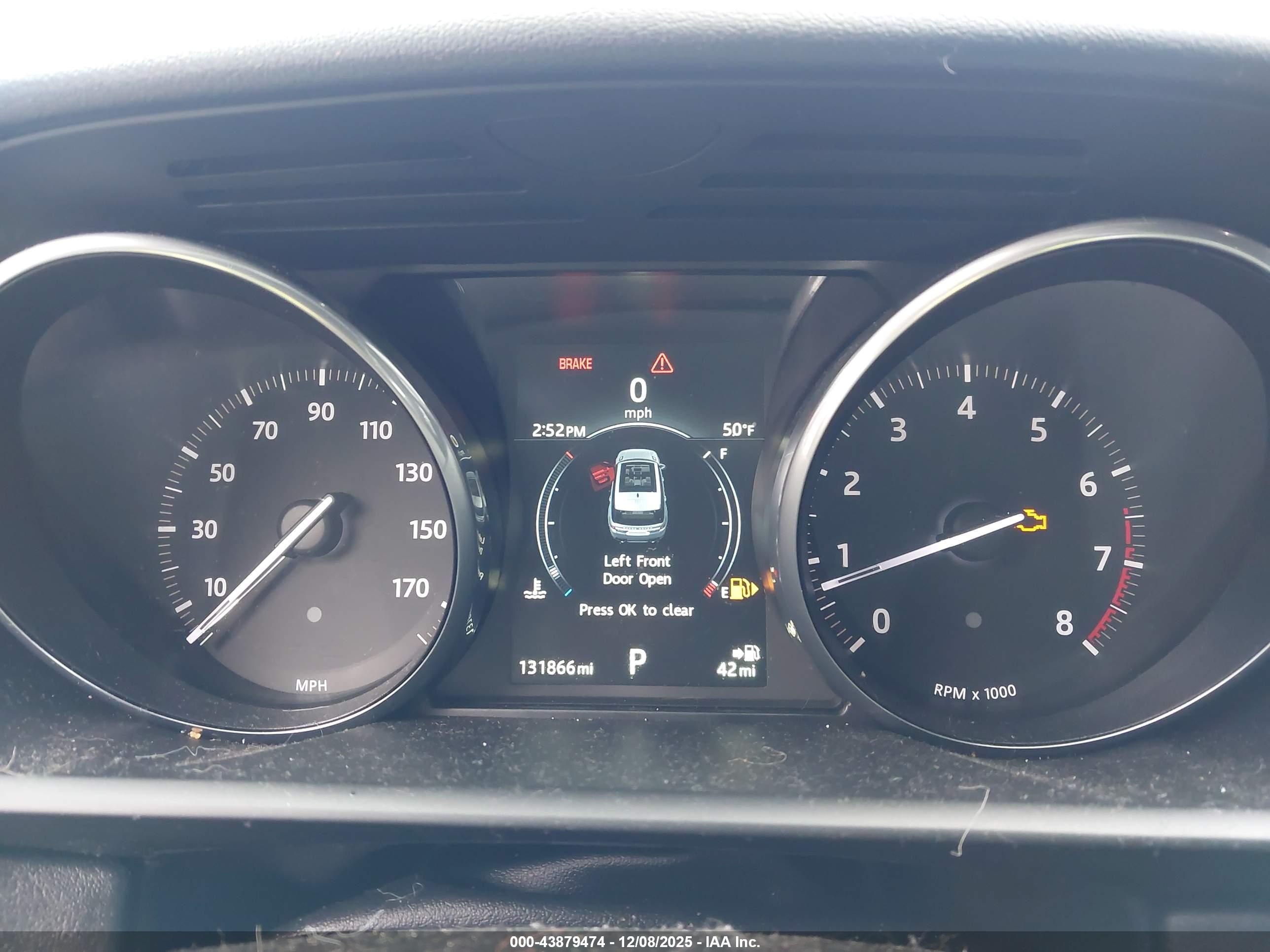 LAND ROVER image 7