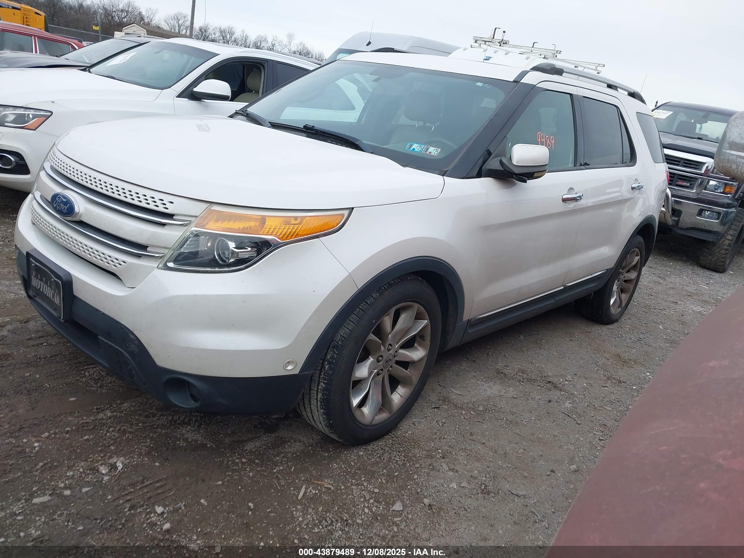 FORD EXPLORER image 2