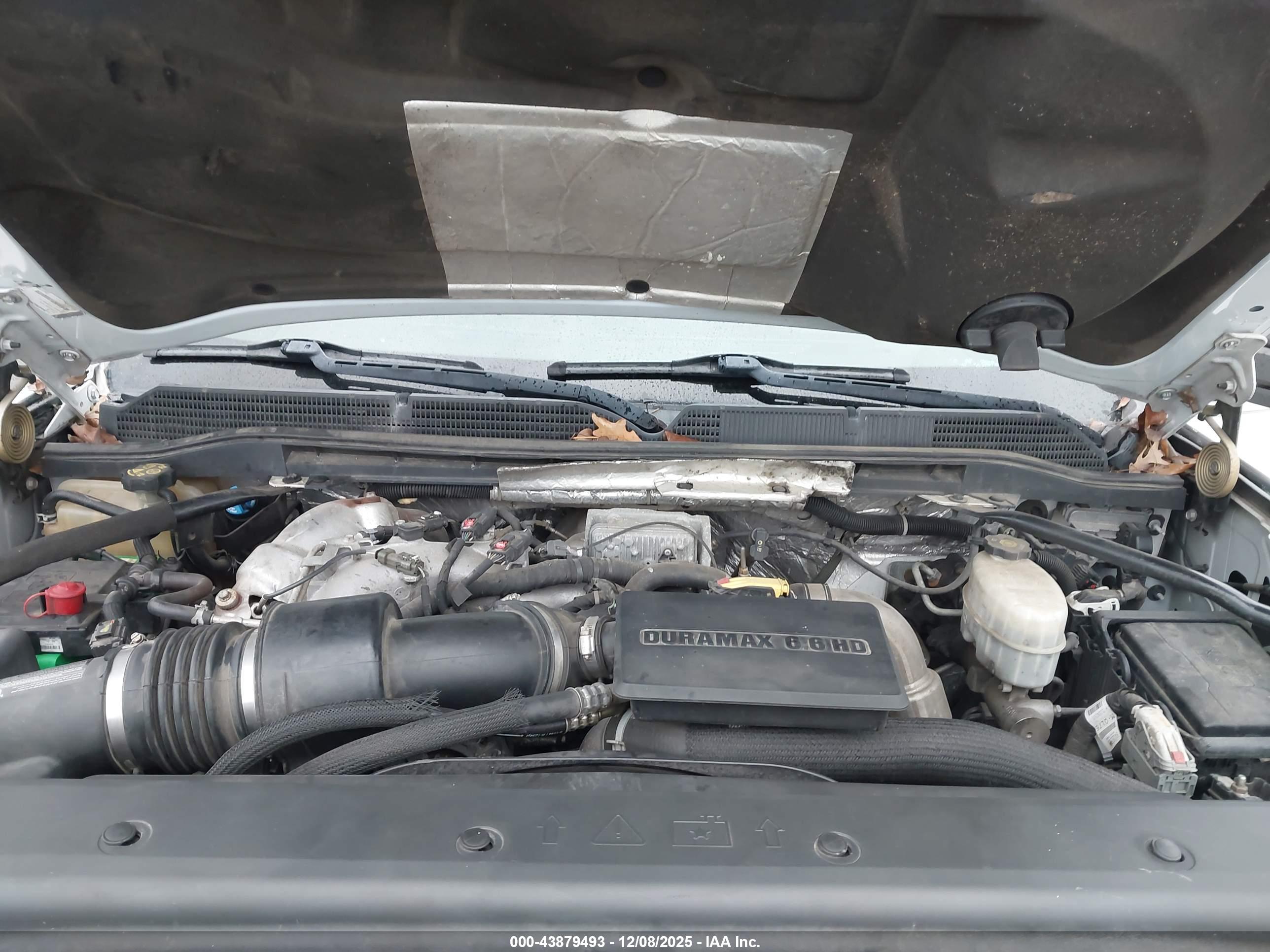 GMC SIERRA image 10