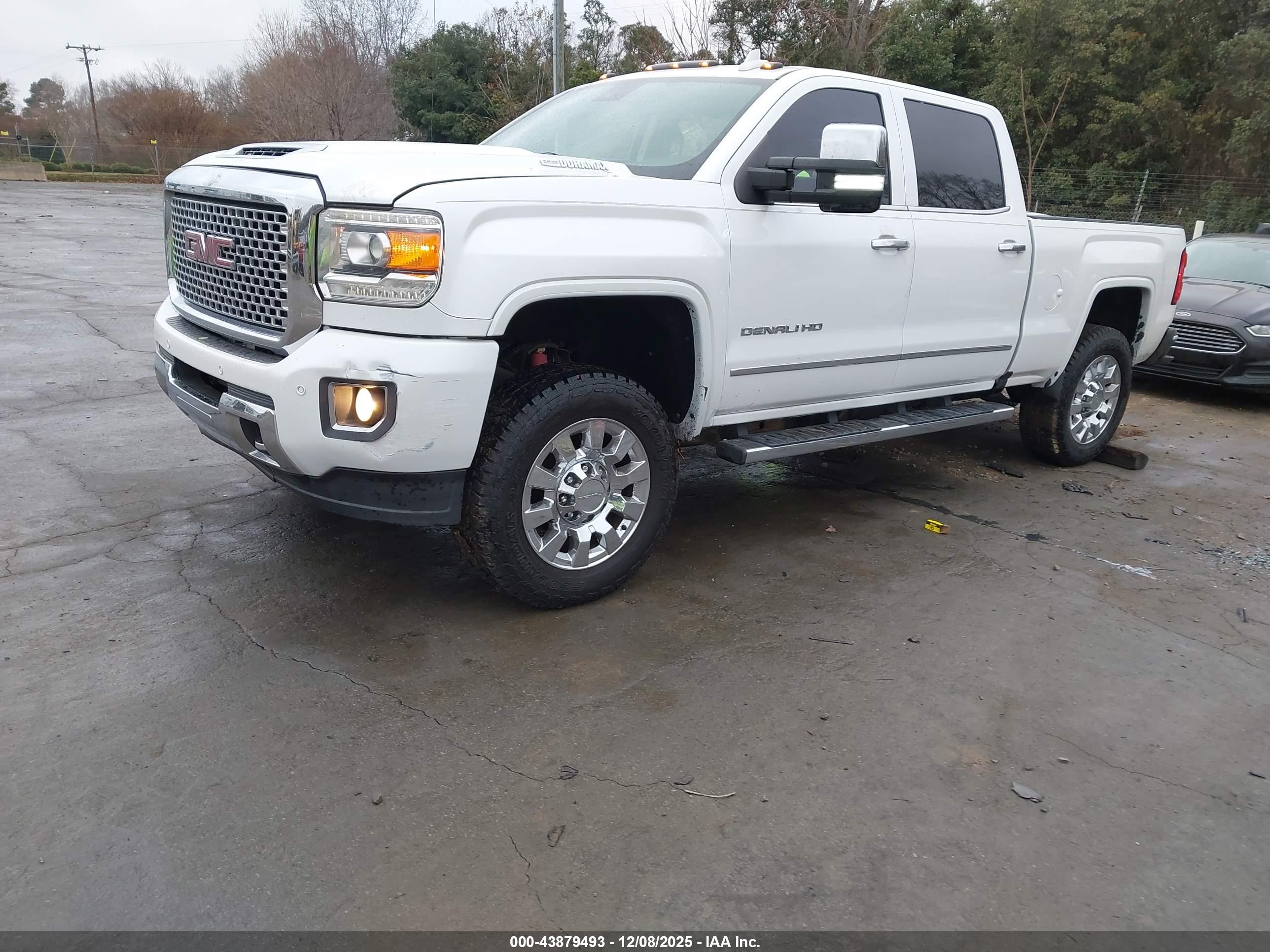 GMC SIERRA image 2