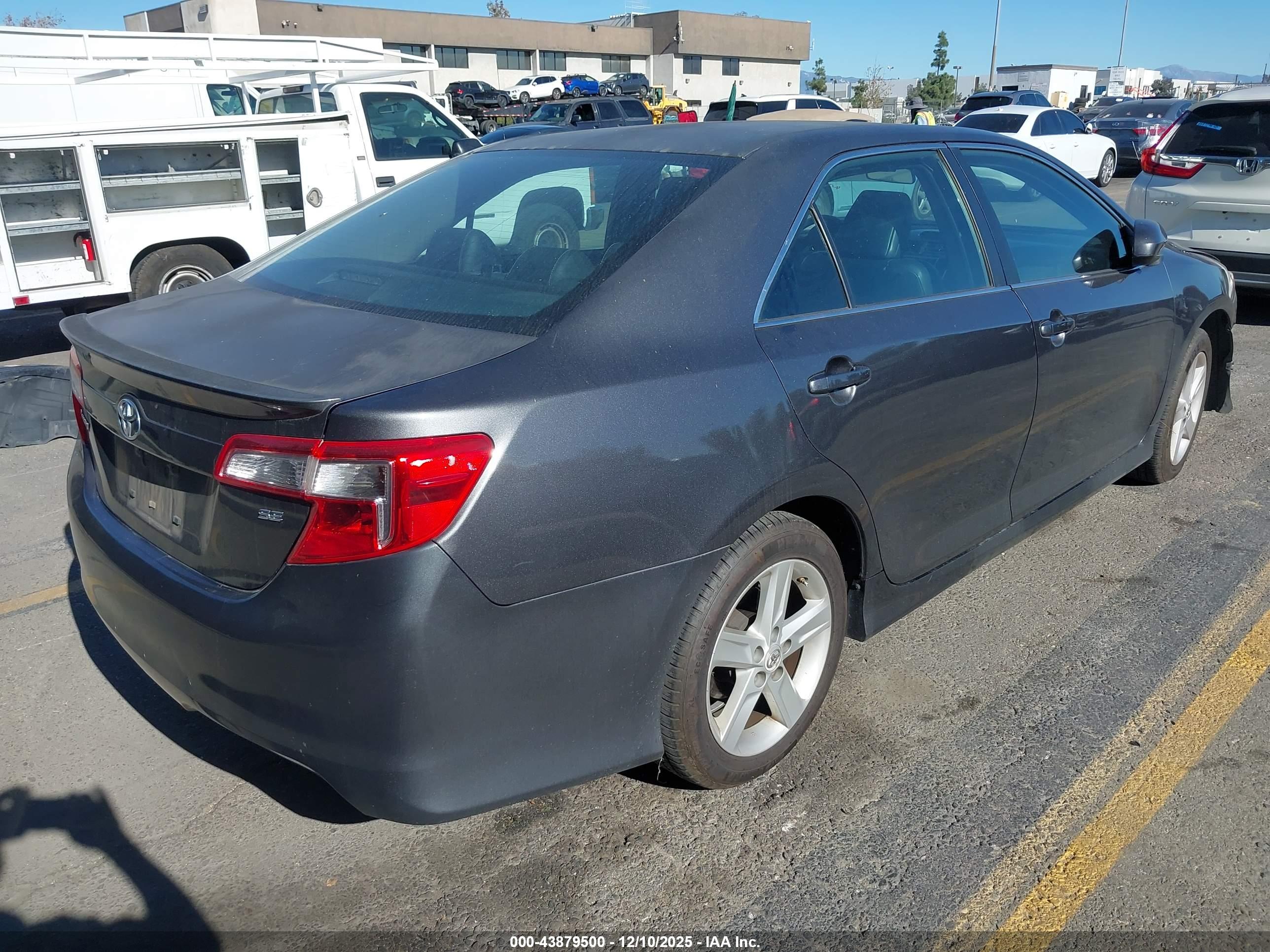 TOYOTA CAMRY image 4
