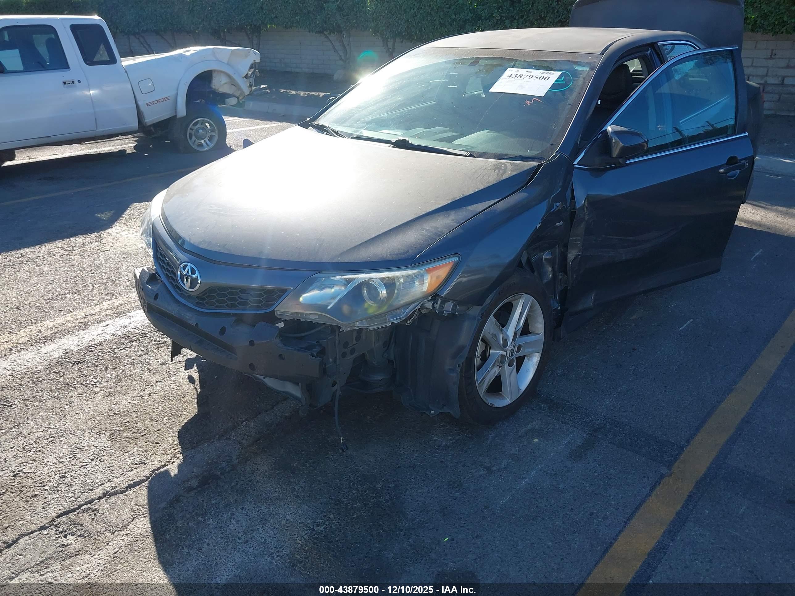 TOYOTA CAMRY image 6