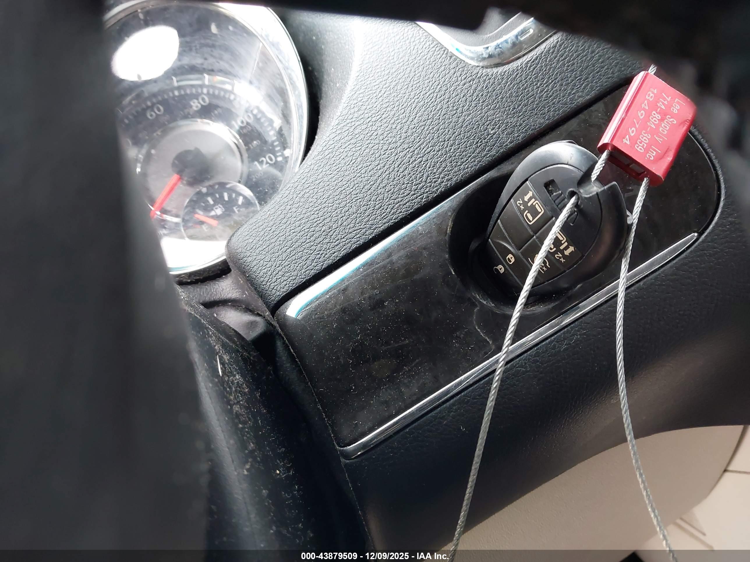 CHRYSLER TOWN image 11