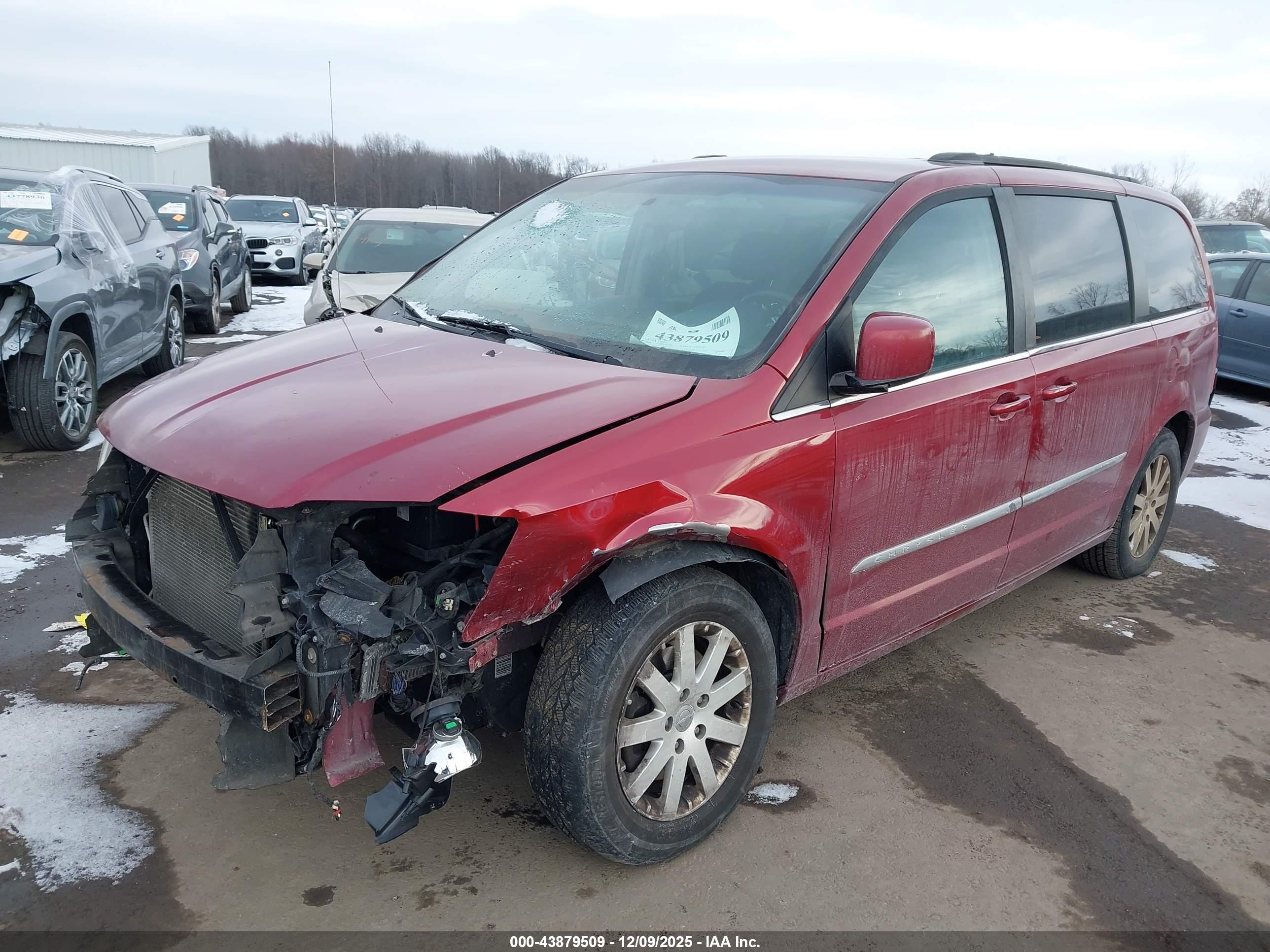 CHRYSLER TOWN image 2