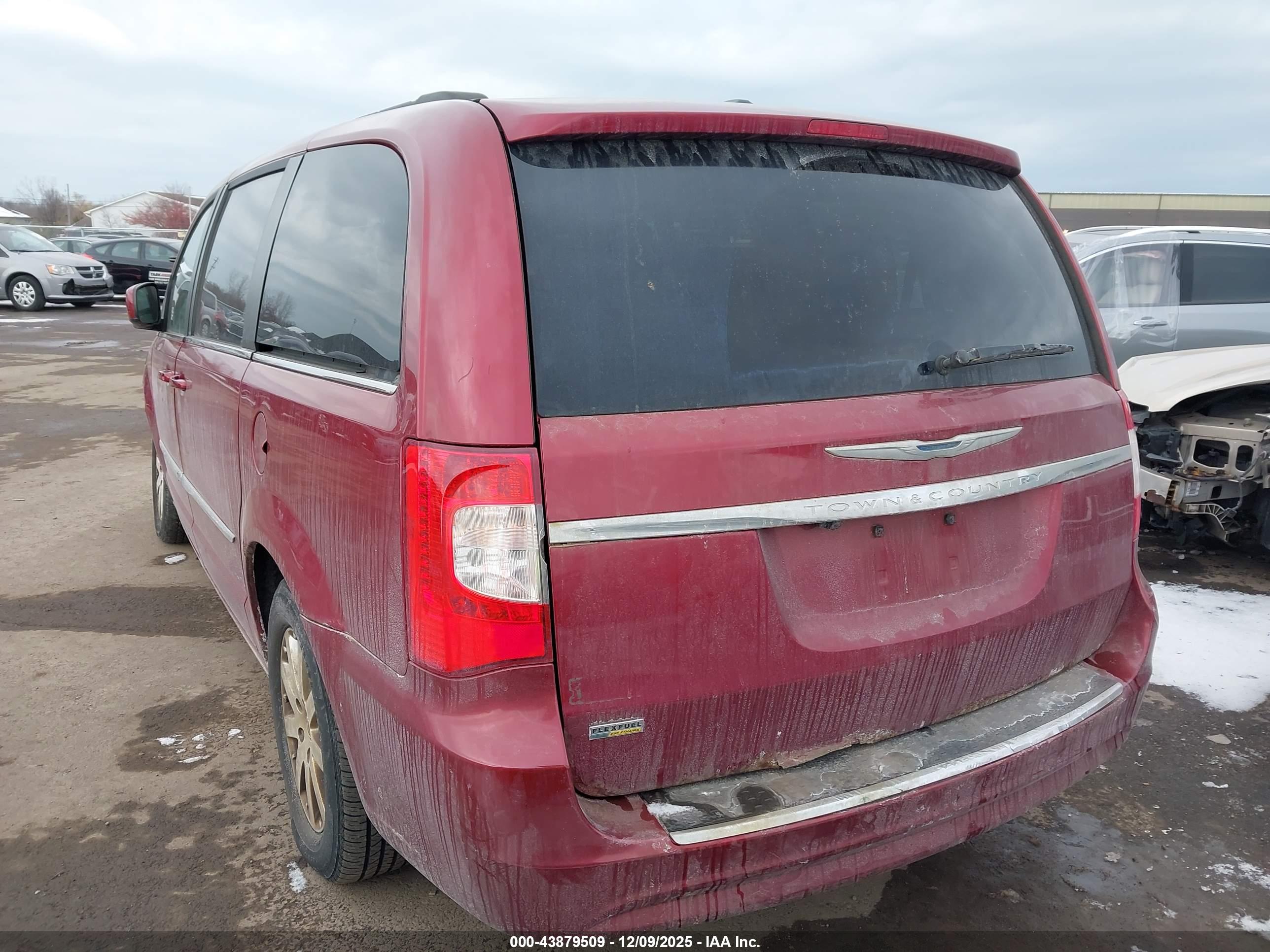 CHRYSLER TOWN image 3
