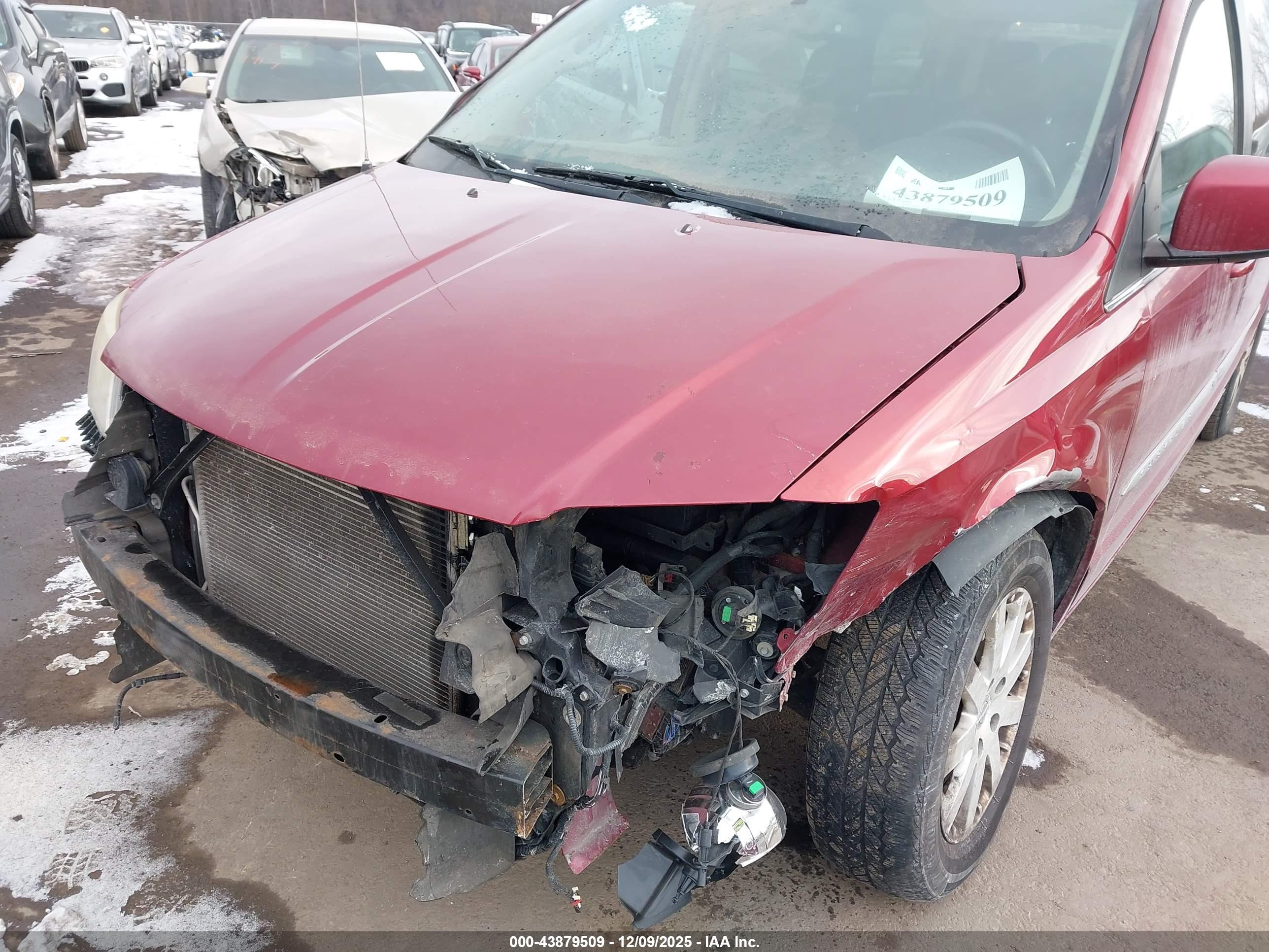 CHRYSLER TOWN image 6
