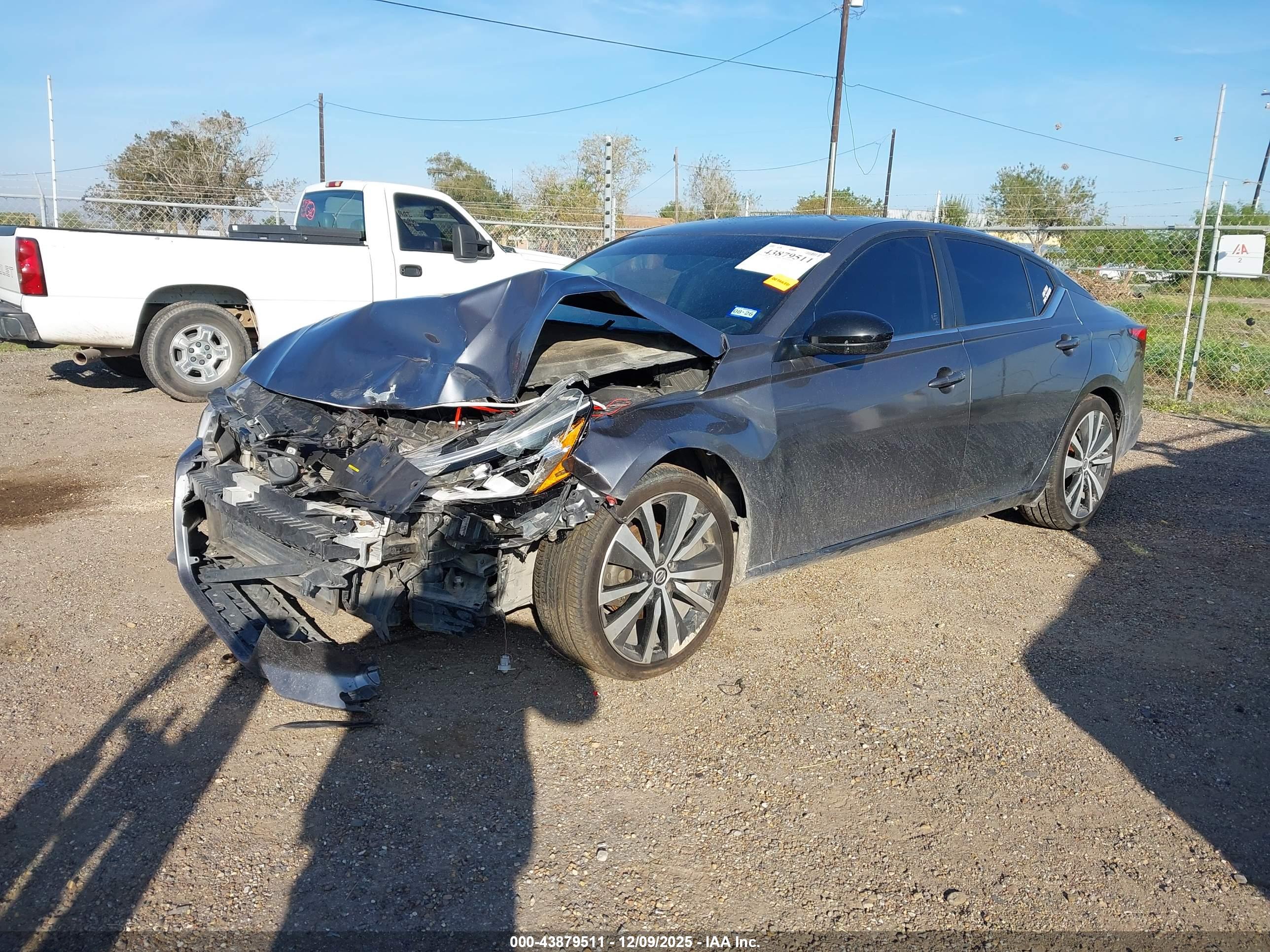 NISSAN ALTIMA image 2