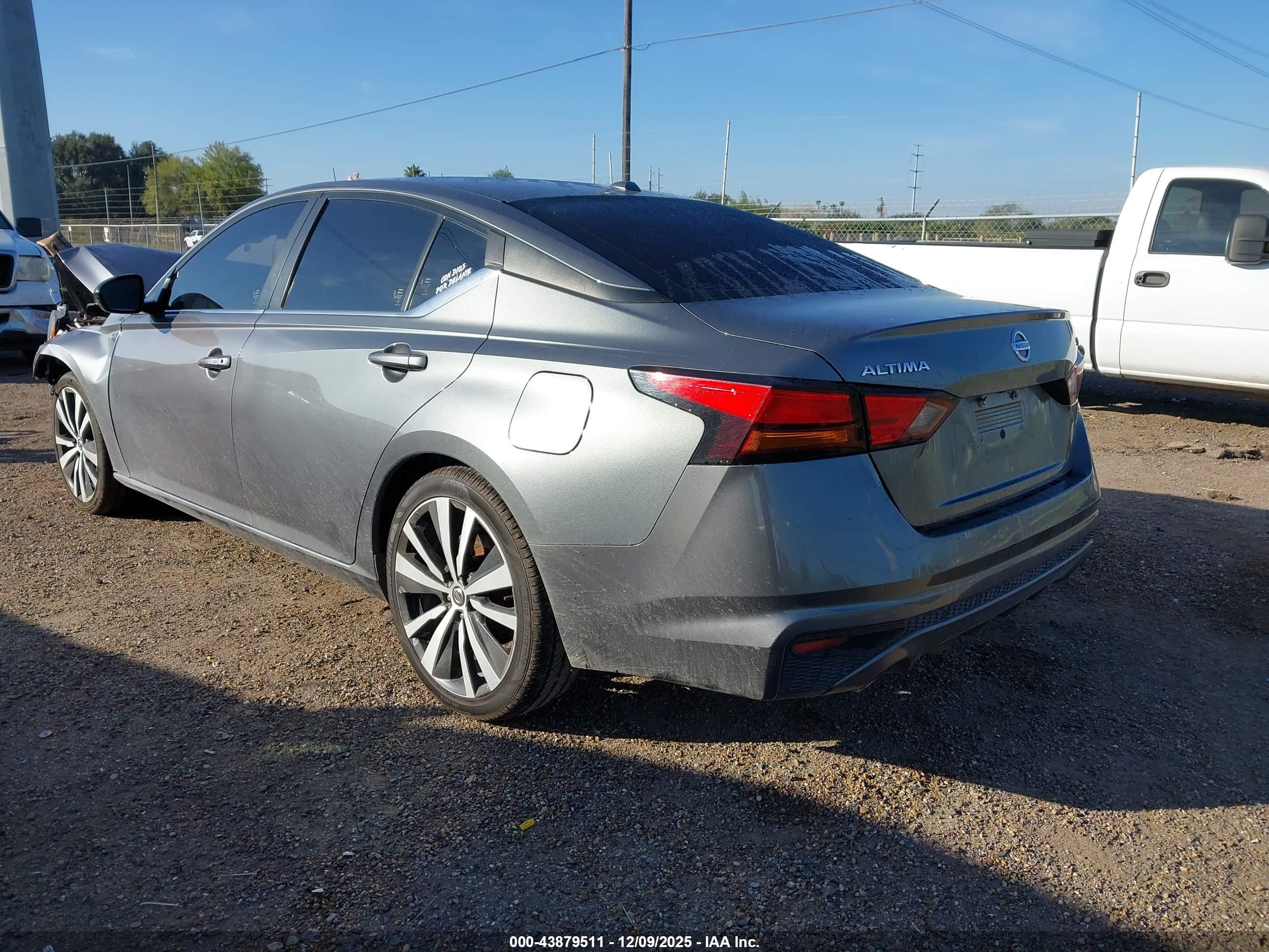 NISSAN ALTIMA image 3