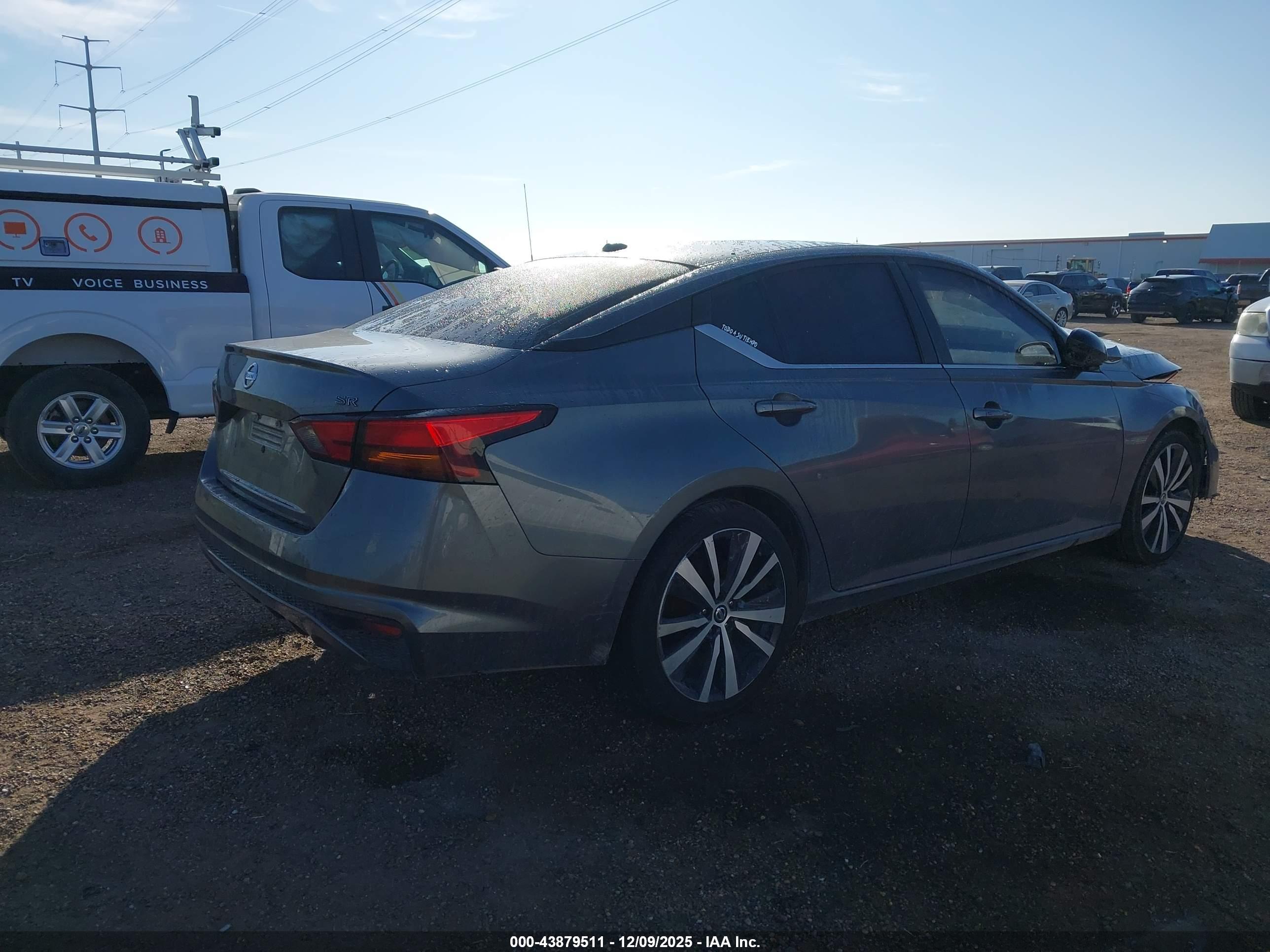 NISSAN ALTIMA image 4