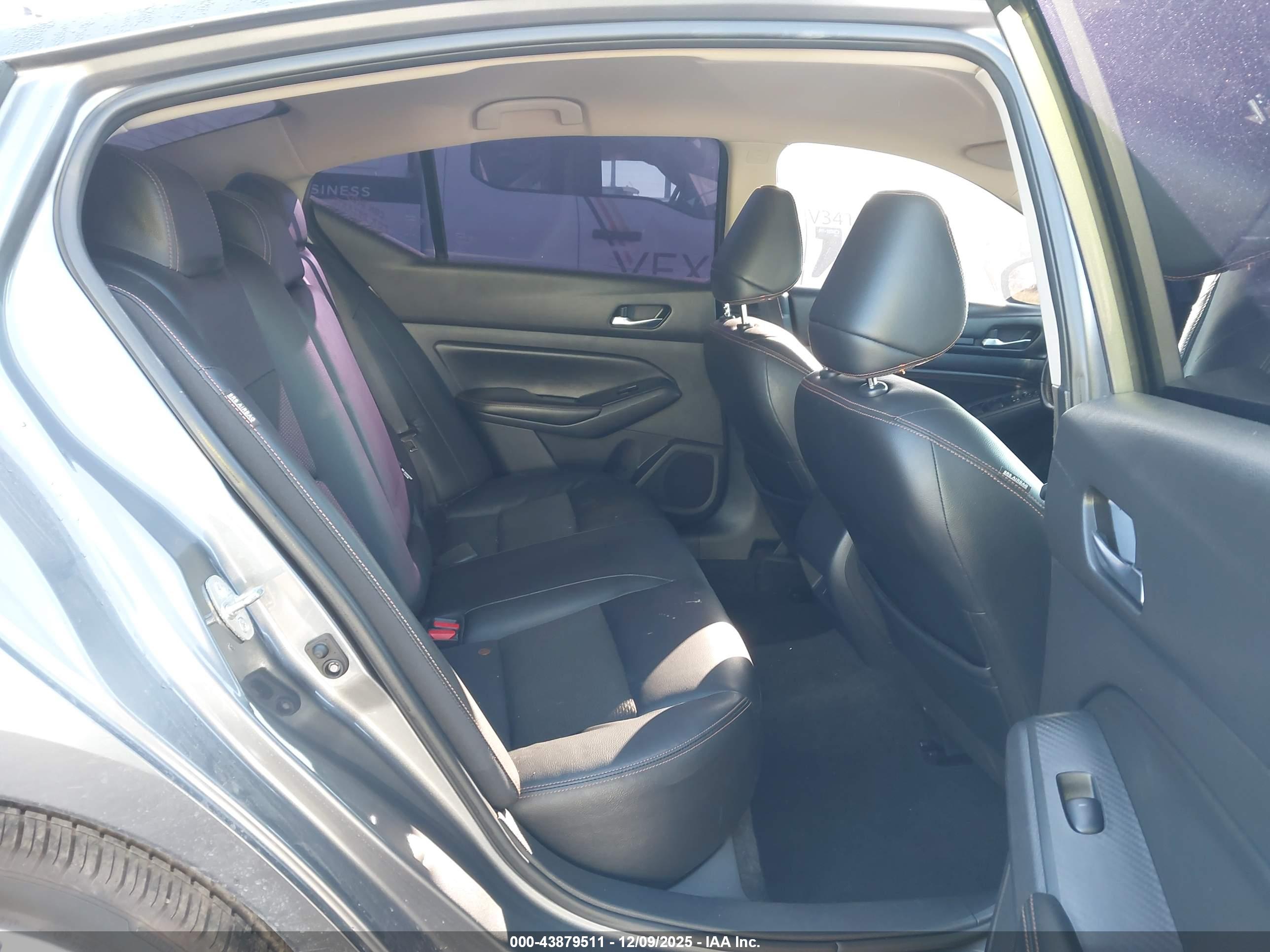 NISSAN ALTIMA image 8