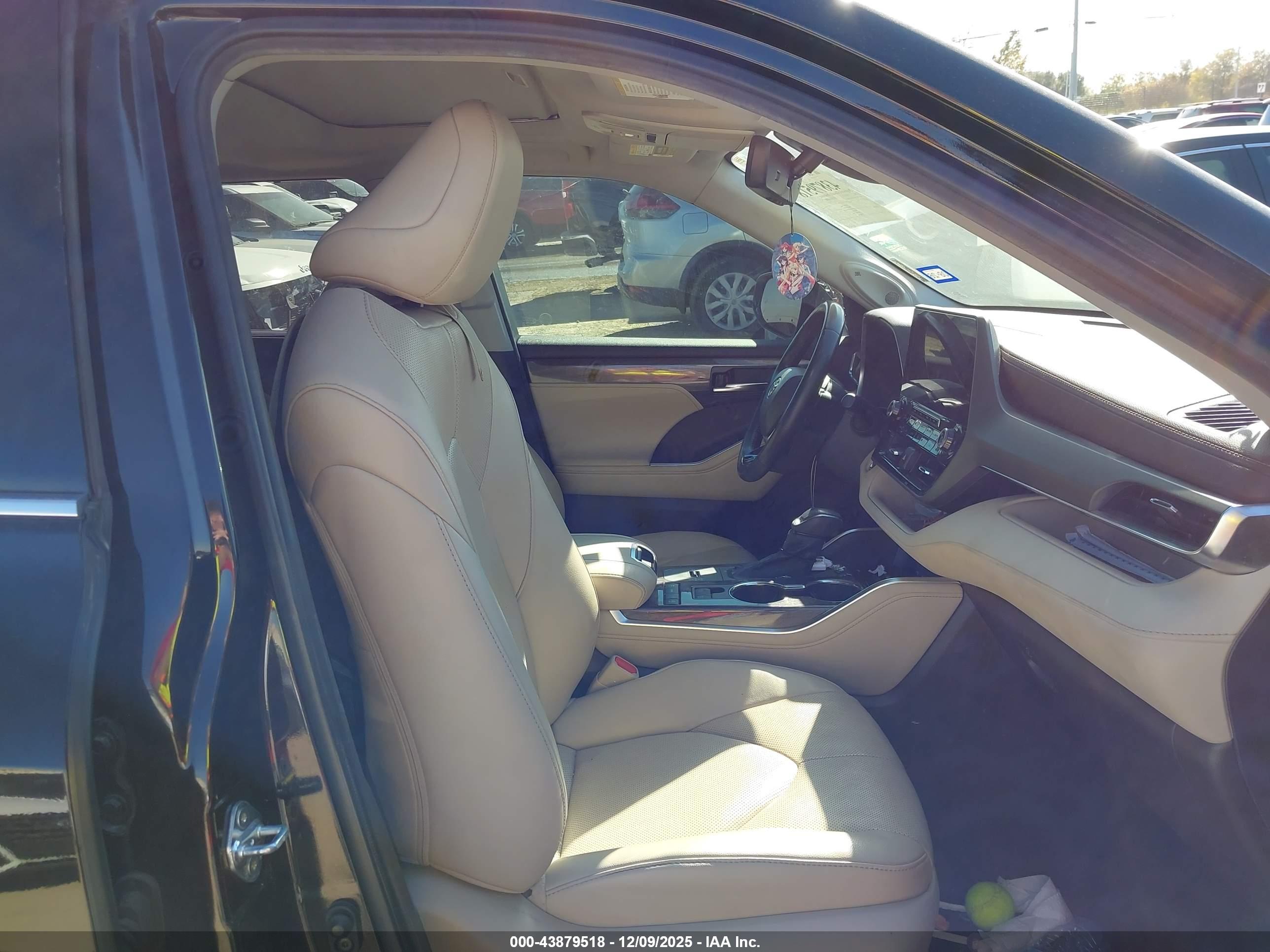 TOYOTA HIGHLANDER image 5