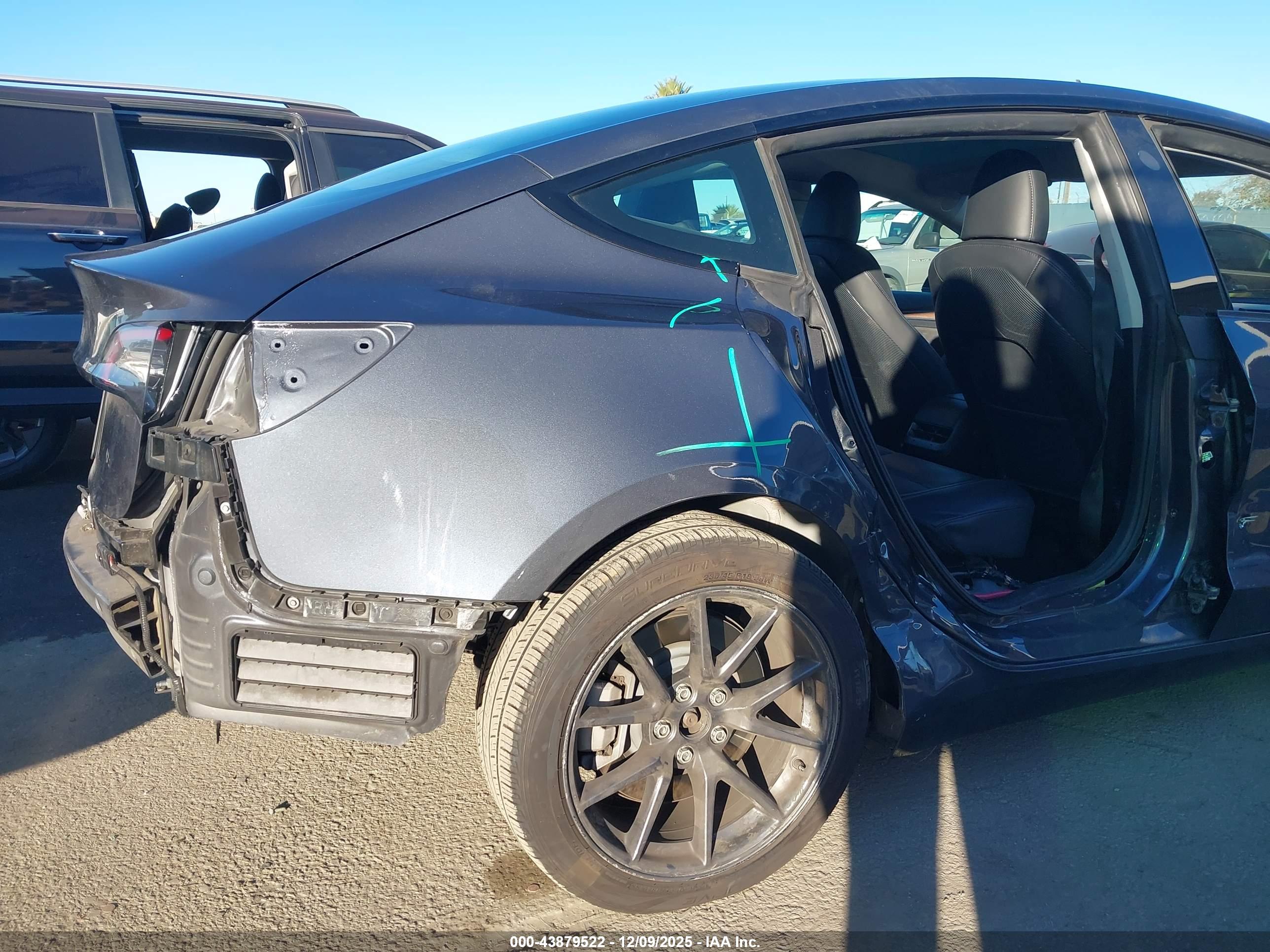 TESLA MODEL image 6