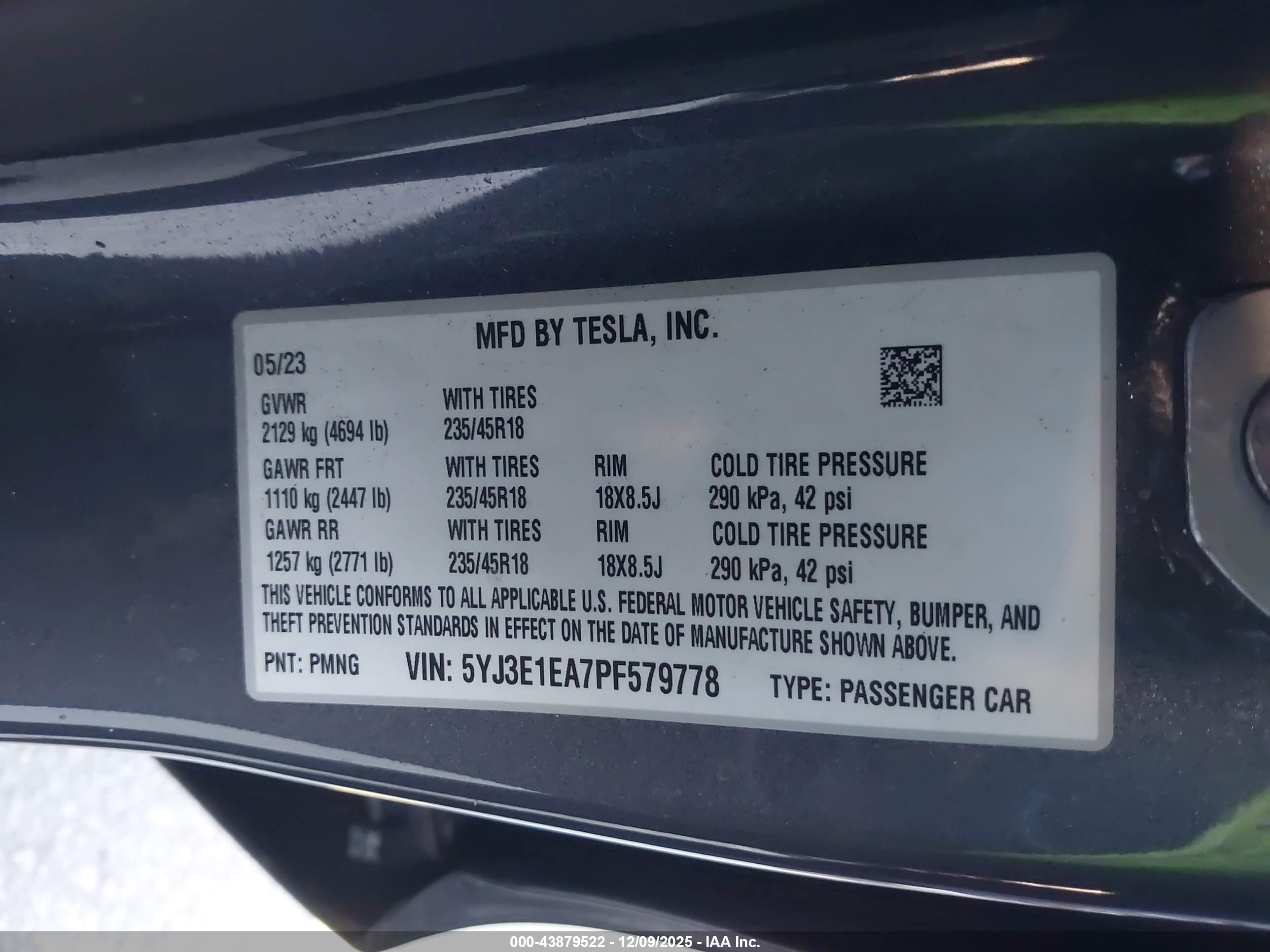 TESLA MODEL image 9