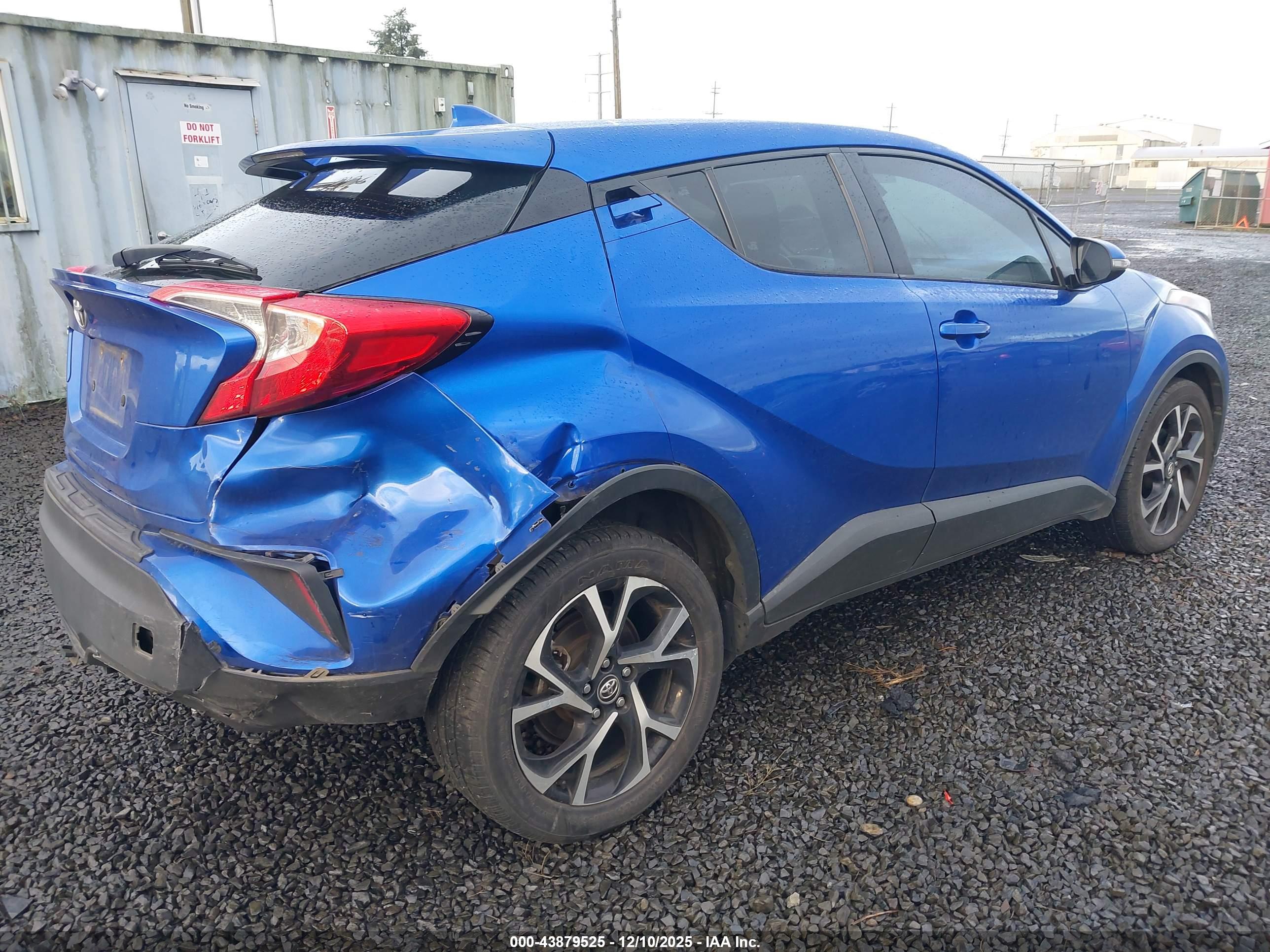 TOYOTA C-HR image 4