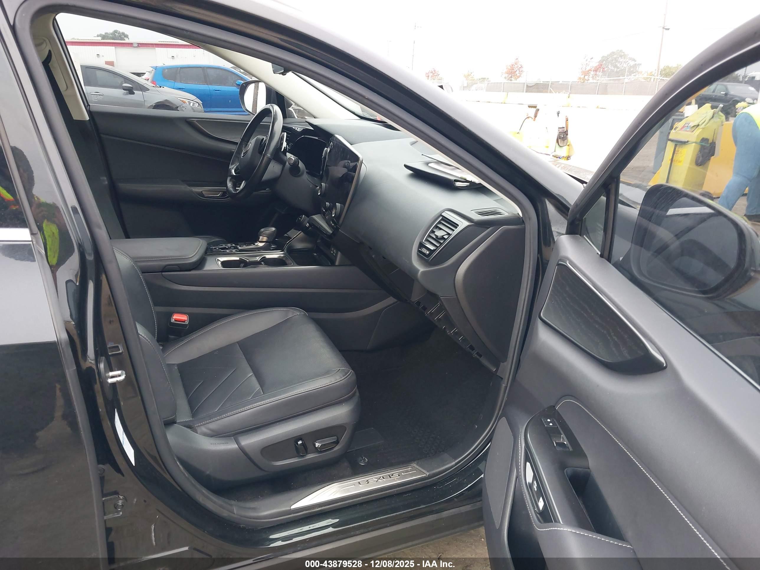 LEXUS NX image 5
