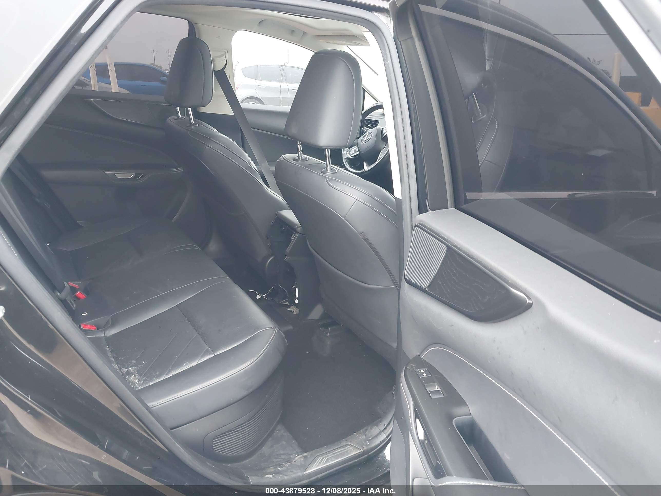 LEXUS NX image 8