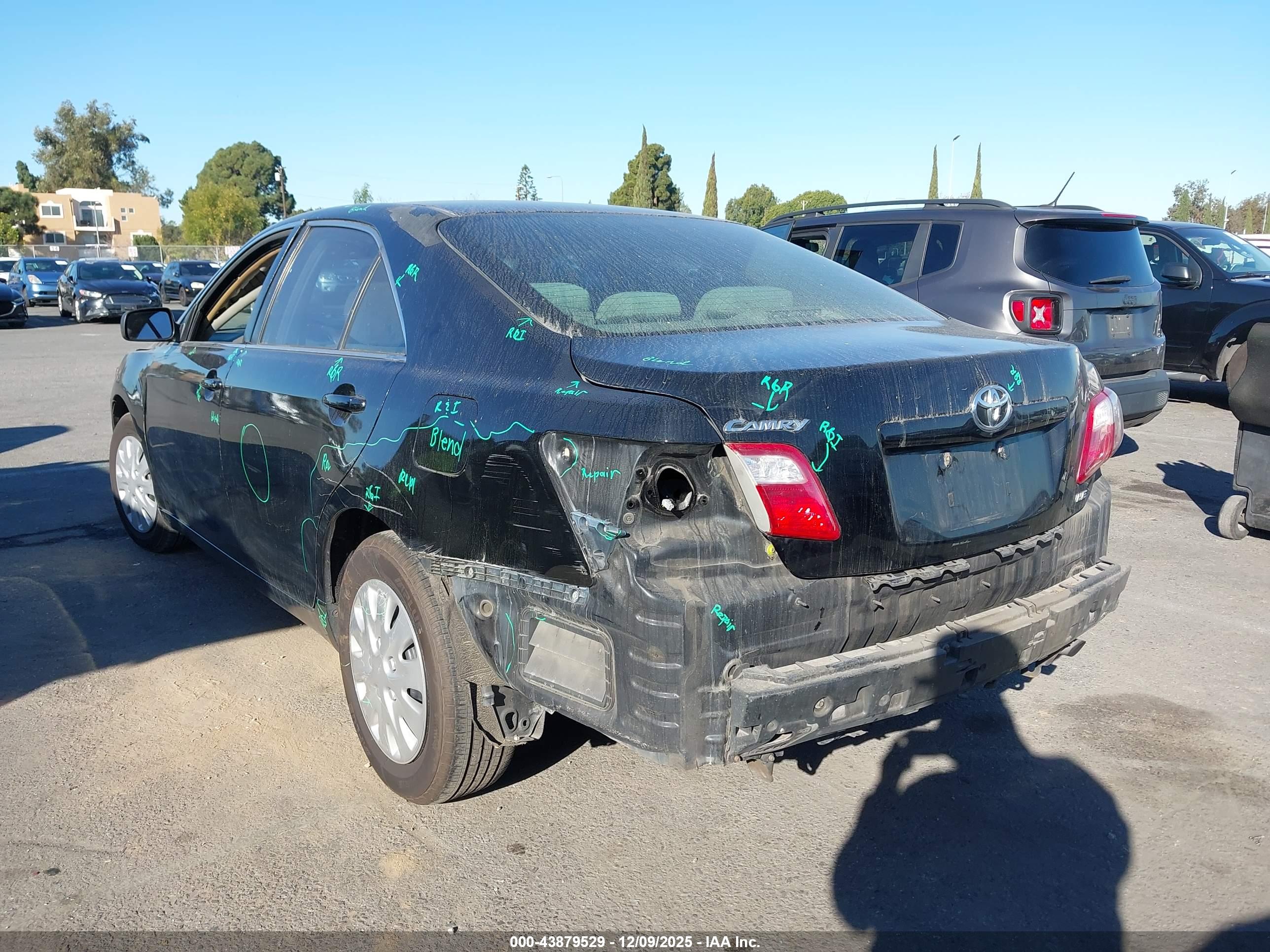 TOYOTA CAMRY image 3