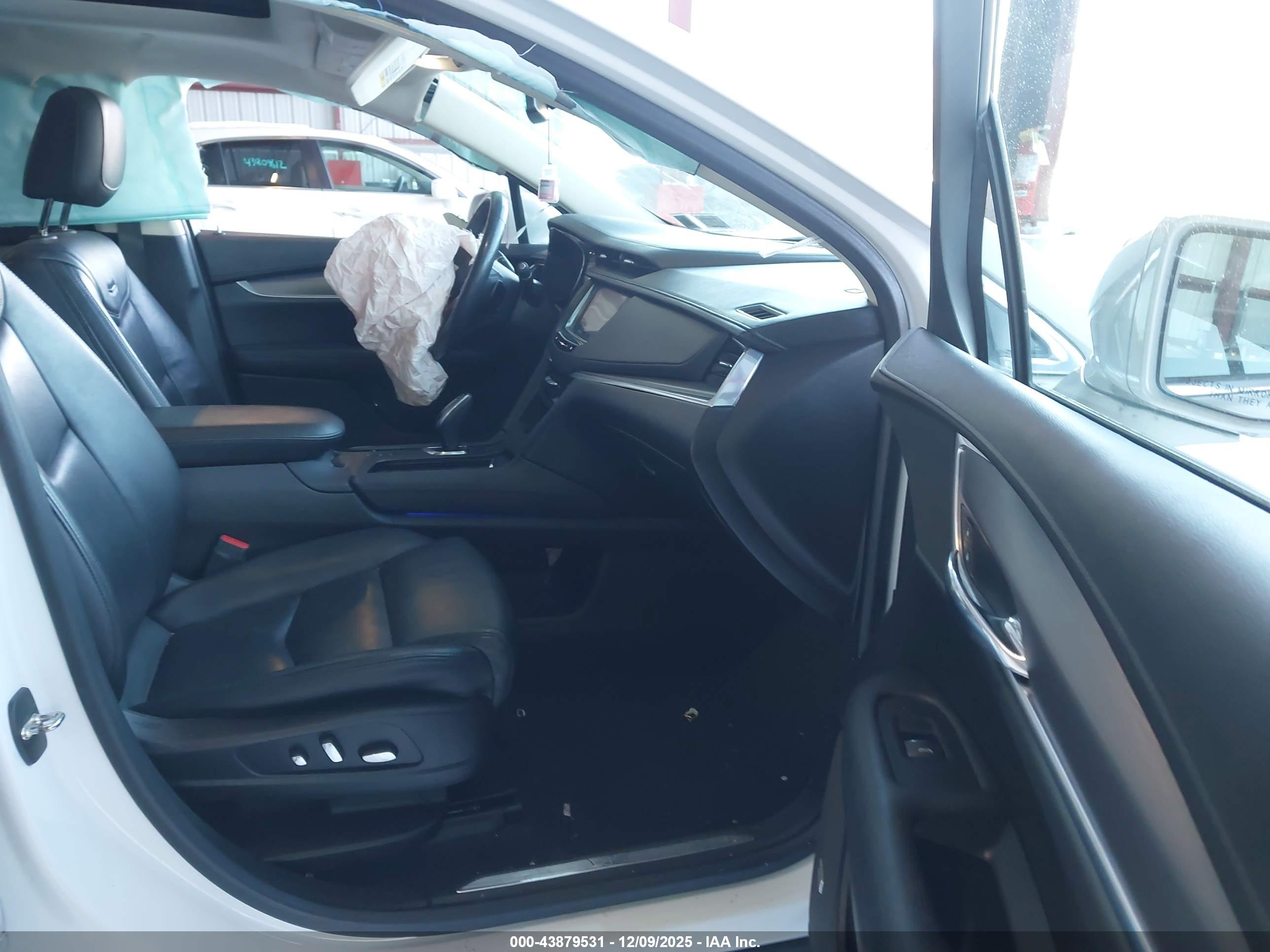 CADILLAC XT5 image 5
