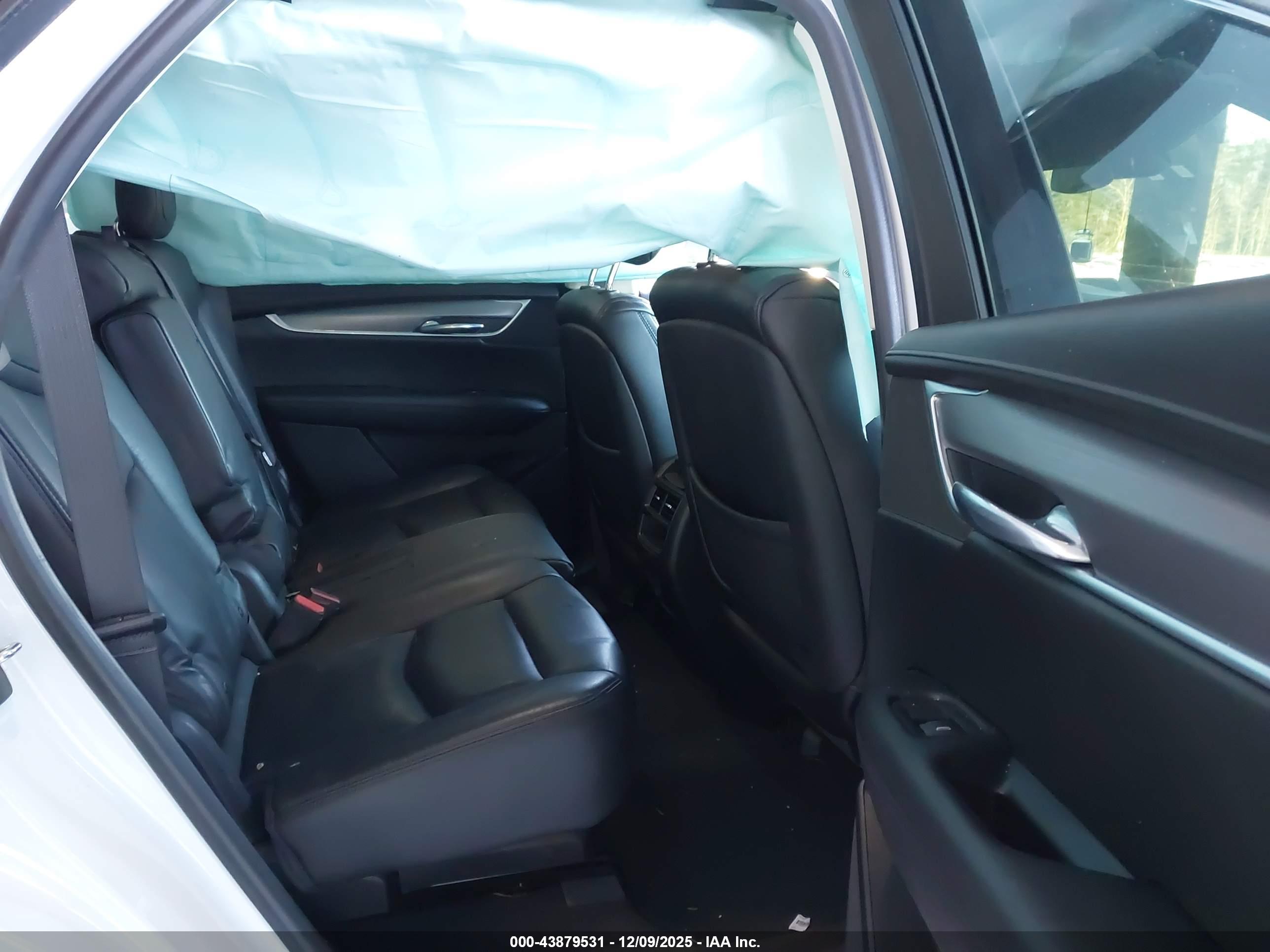 CADILLAC XT5 image 8