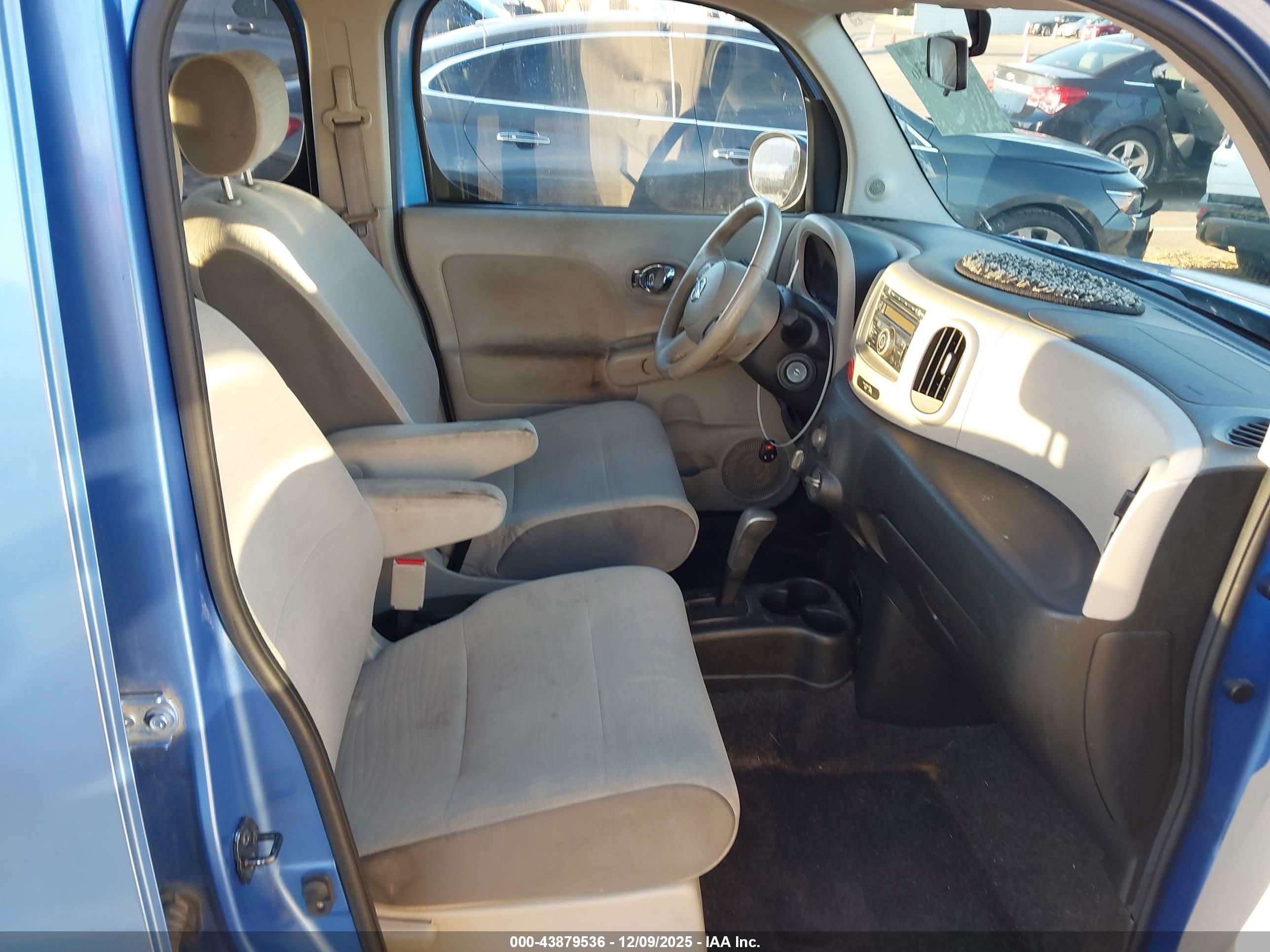 NISSAN CUBE image 5