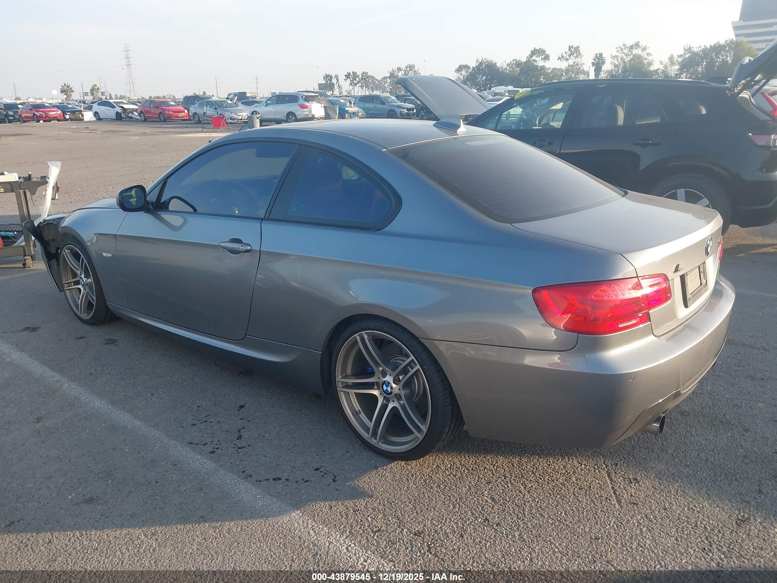 BMW 335I image 3