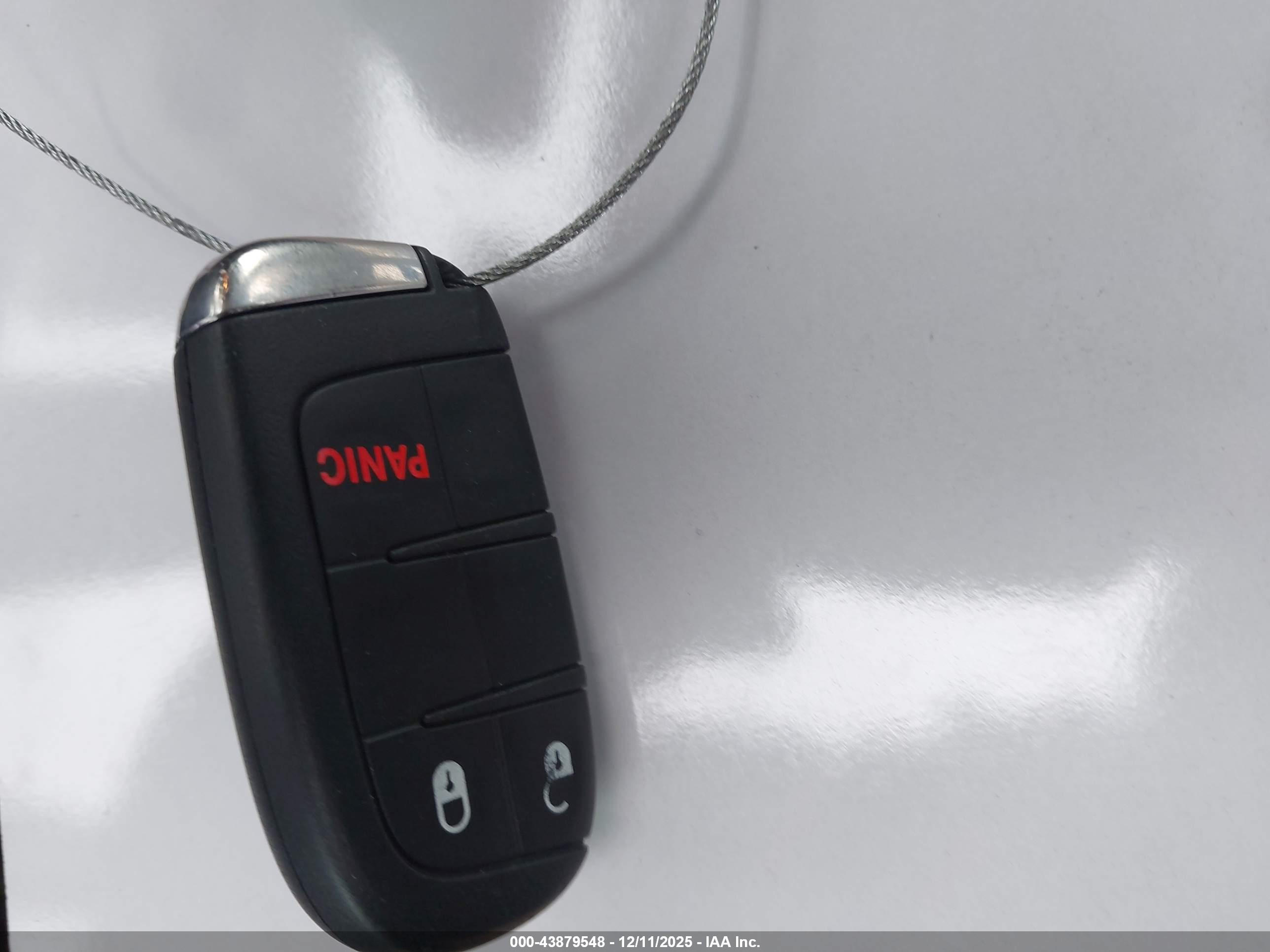 JEEP RENEGADE image 11