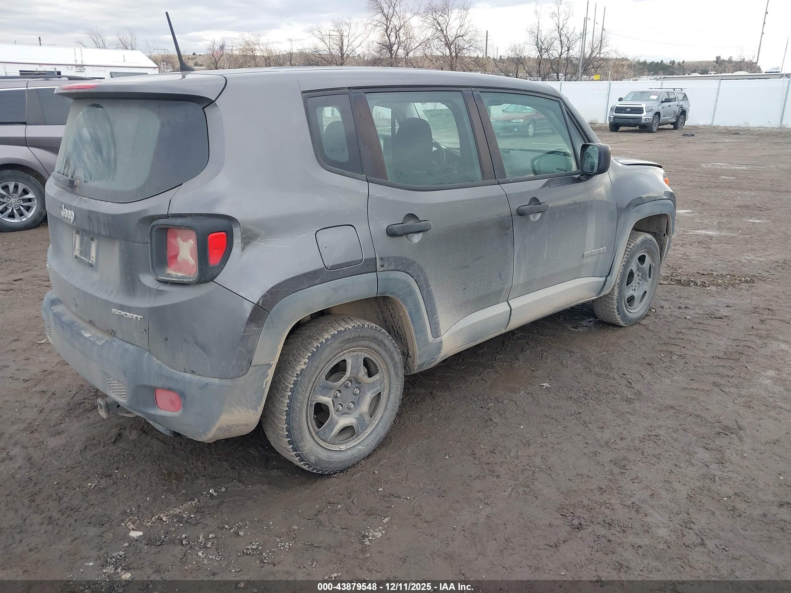 JEEP RENEGADE image 4