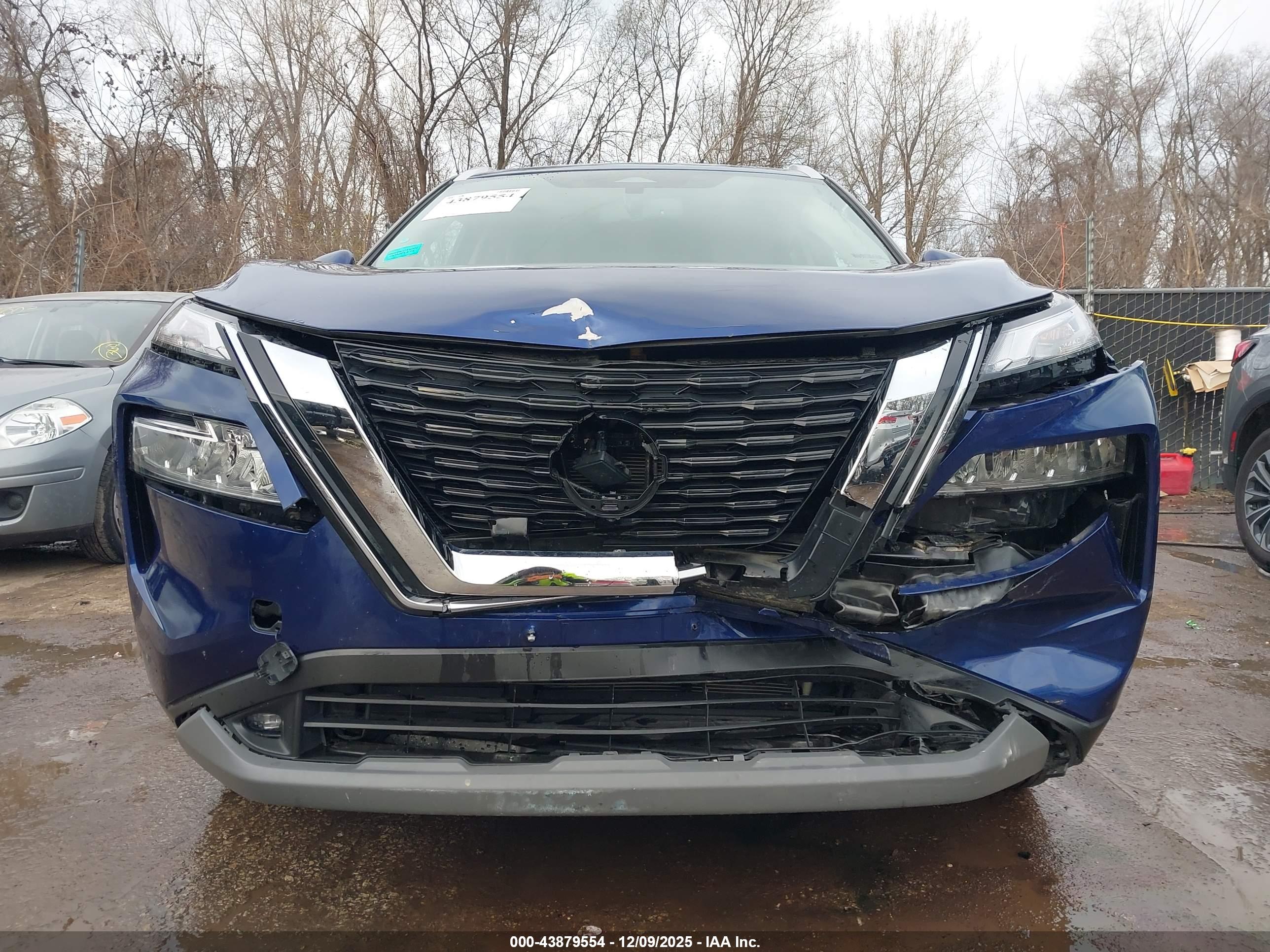 NISSAN ROGUE image 6