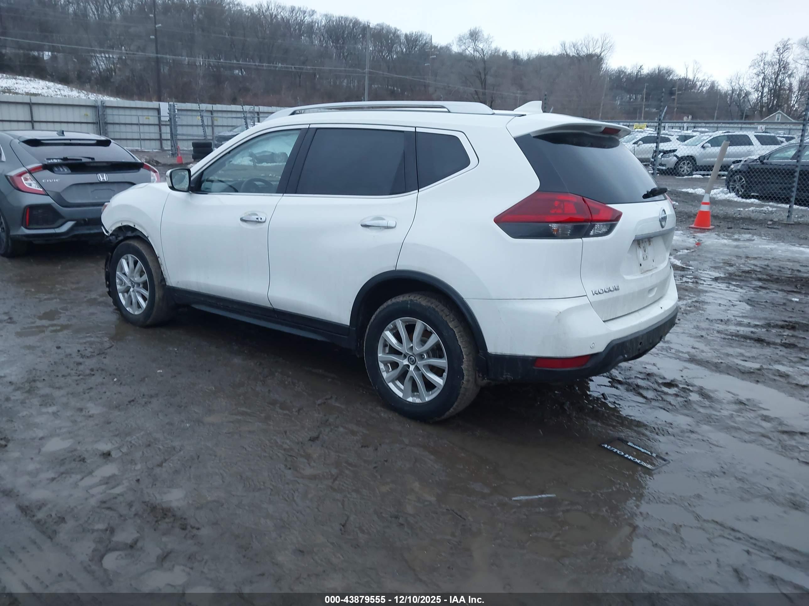 NISSAN ROGUE image 3
